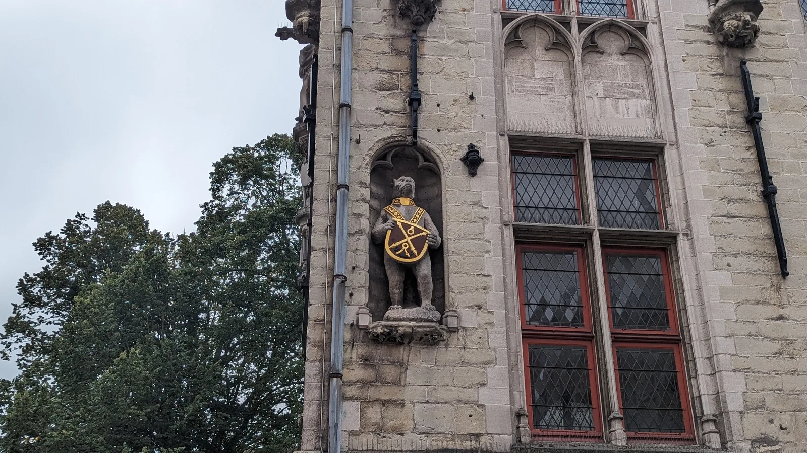 Details at Burghers’ Lodge Brugge — travel photo