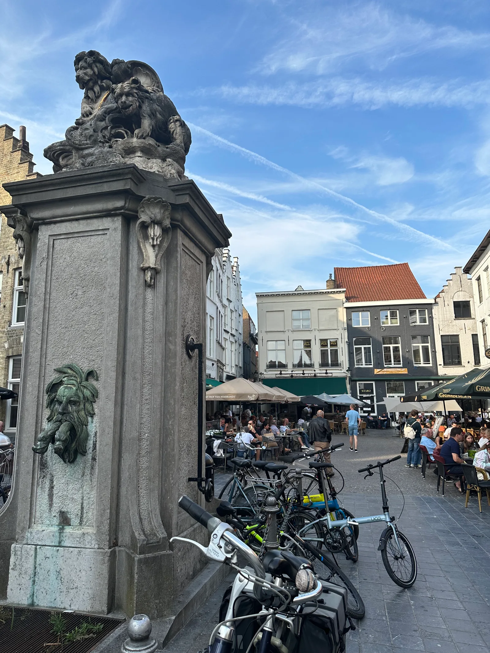Details at Eiermarkt Brugge — travel photo