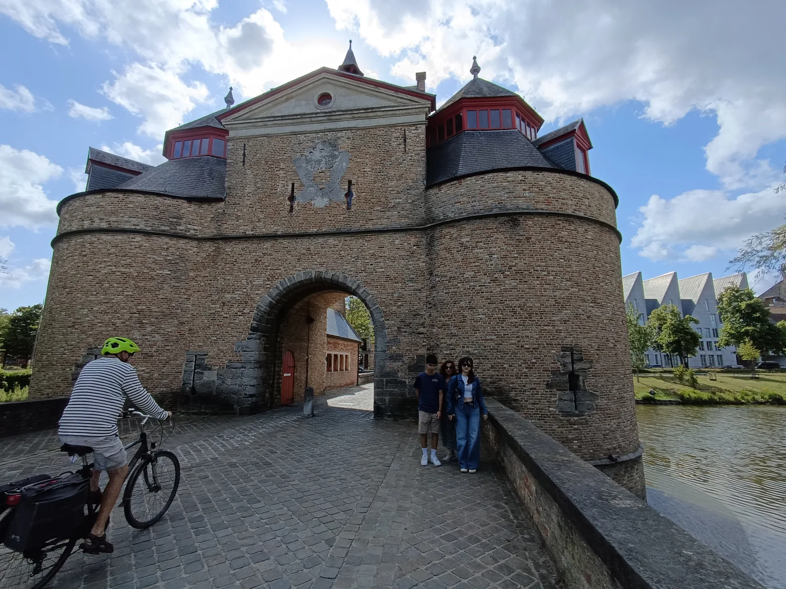 Details at Ezelpoort Brugge — travel photo