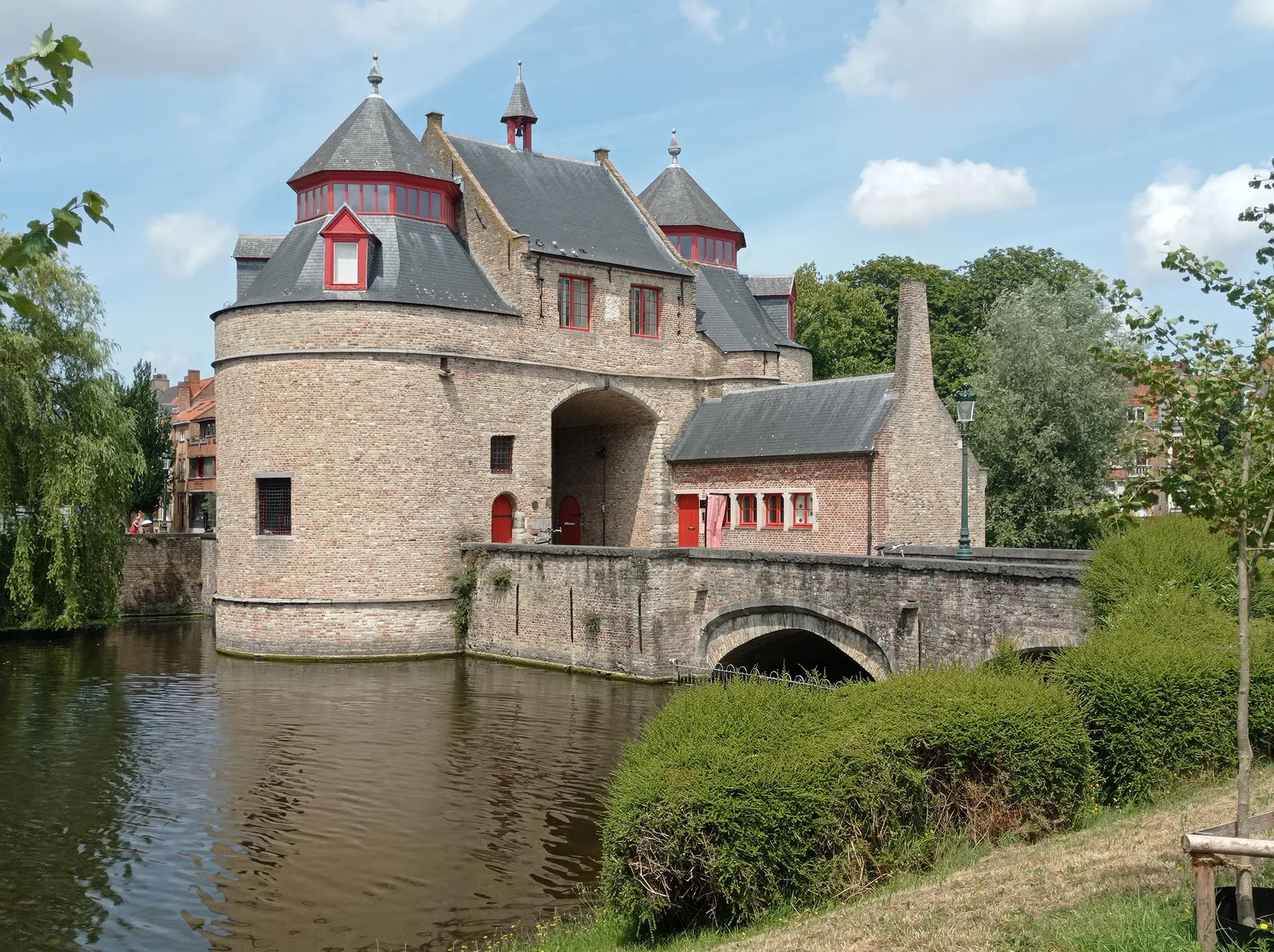 Ezelpoort — budget guide Brugge