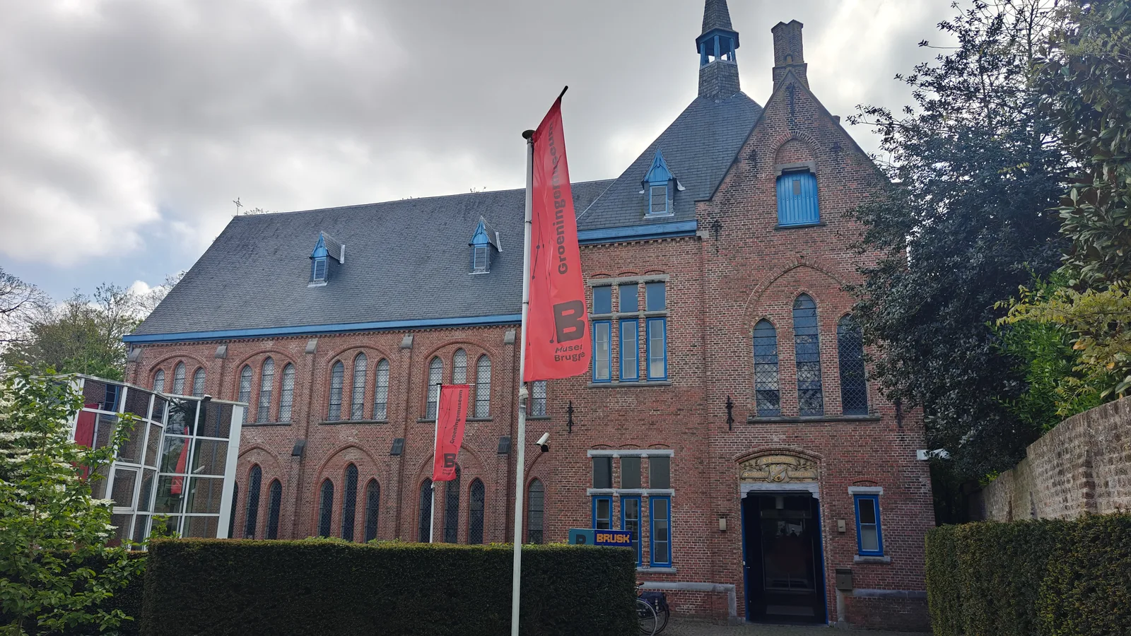 Details at Groeninge Museum Brugge — travel photo