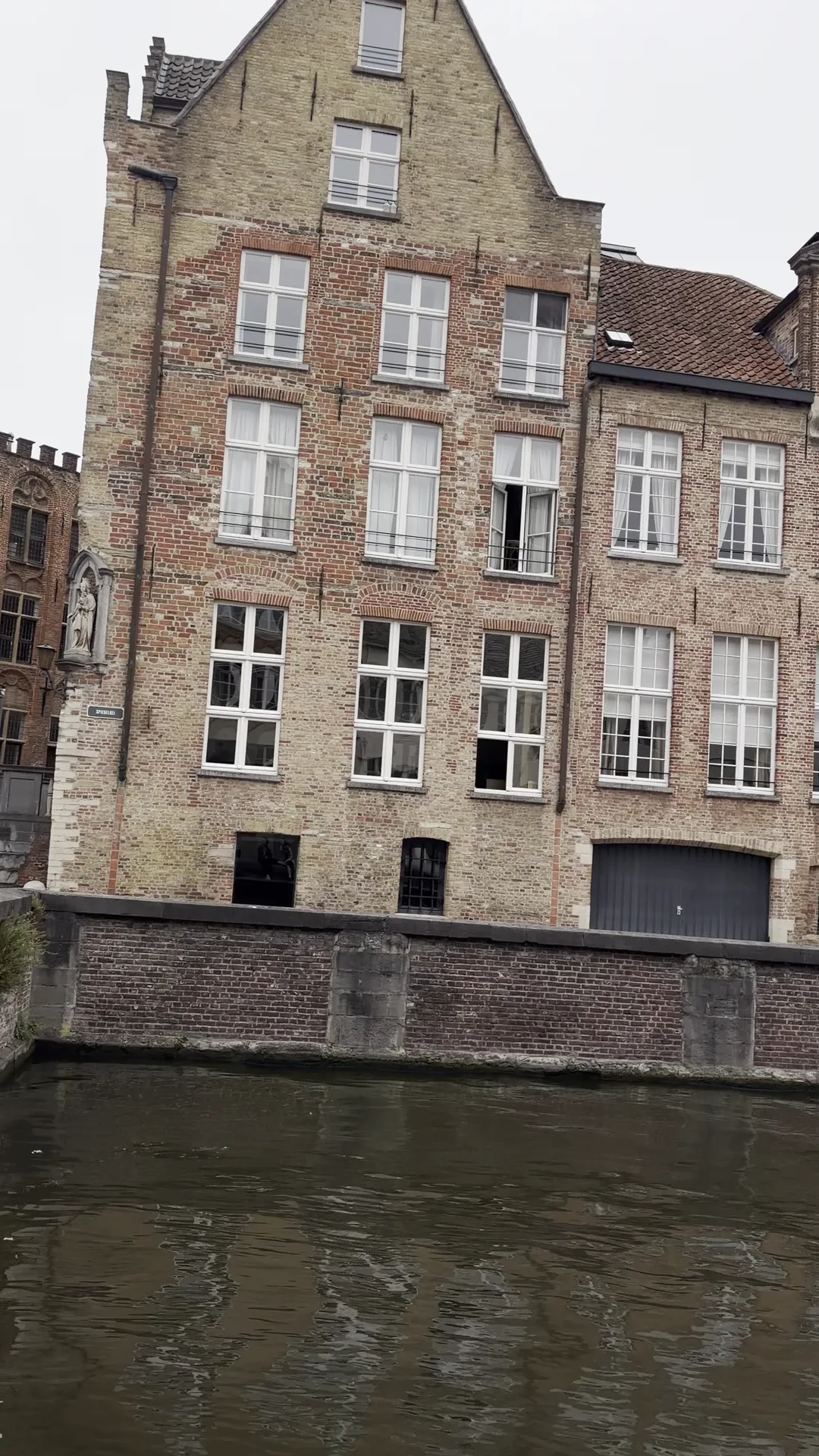 Atmosphere at Jan van Eyckplein Brugge — travel photo