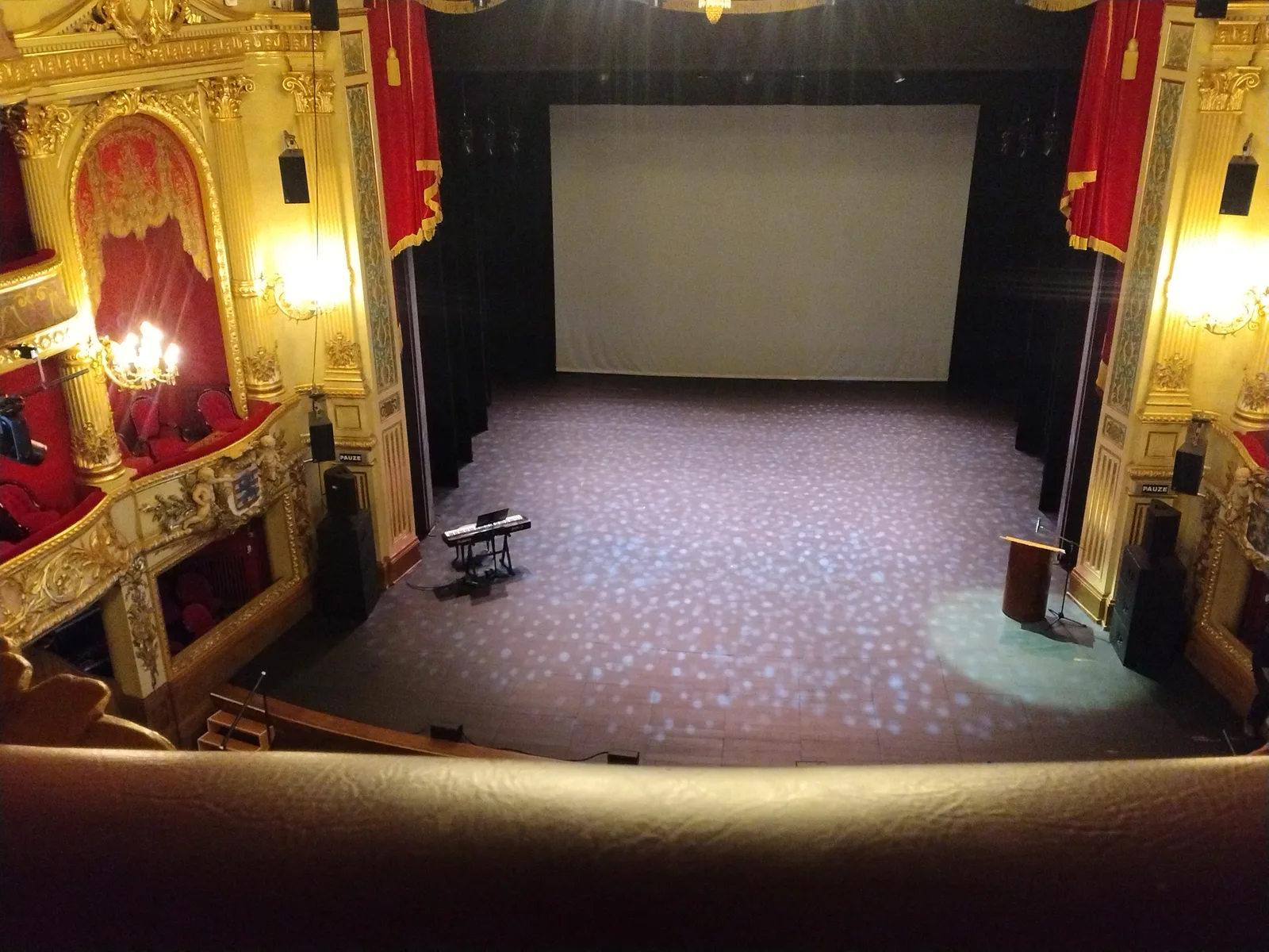 Atmosphere at Municipal Theater Brugge — travel photo