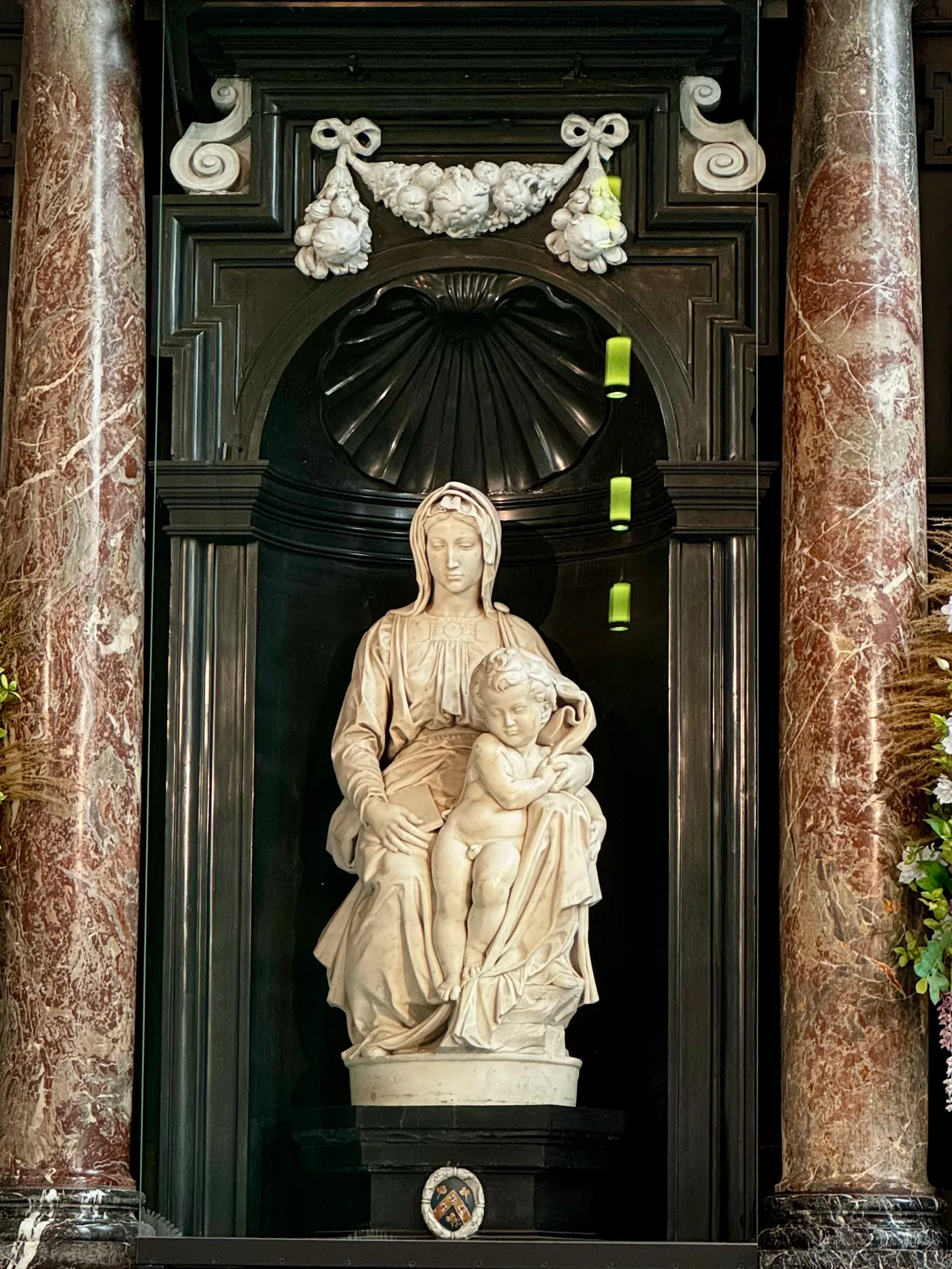 Details at O.L.V.-kerk Museum Brugge — travel photo