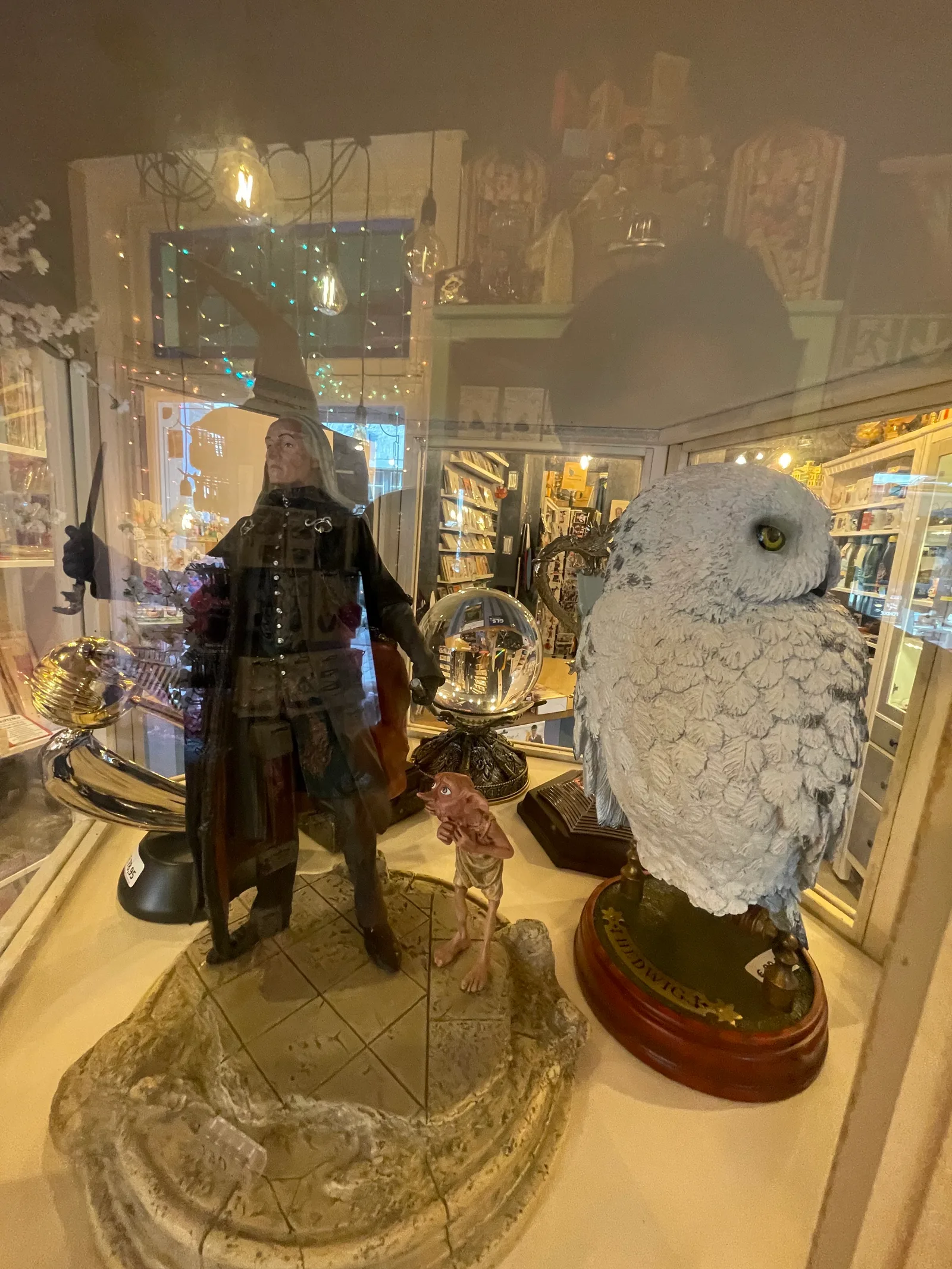 Atmosphere at Olleke, Wizarding Shop Brugge Brugge — travel photo