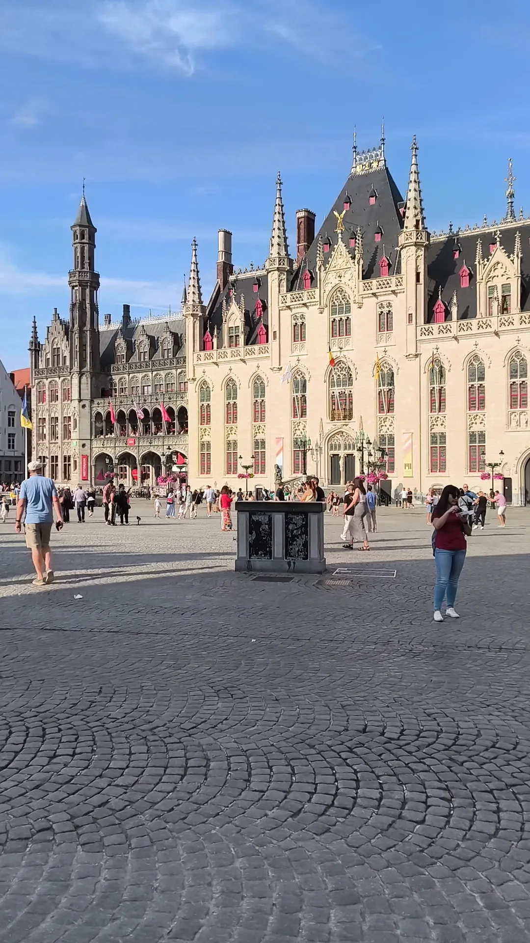 Details at Pieter de Coninck en Jan Breydel Brugge — travel photo