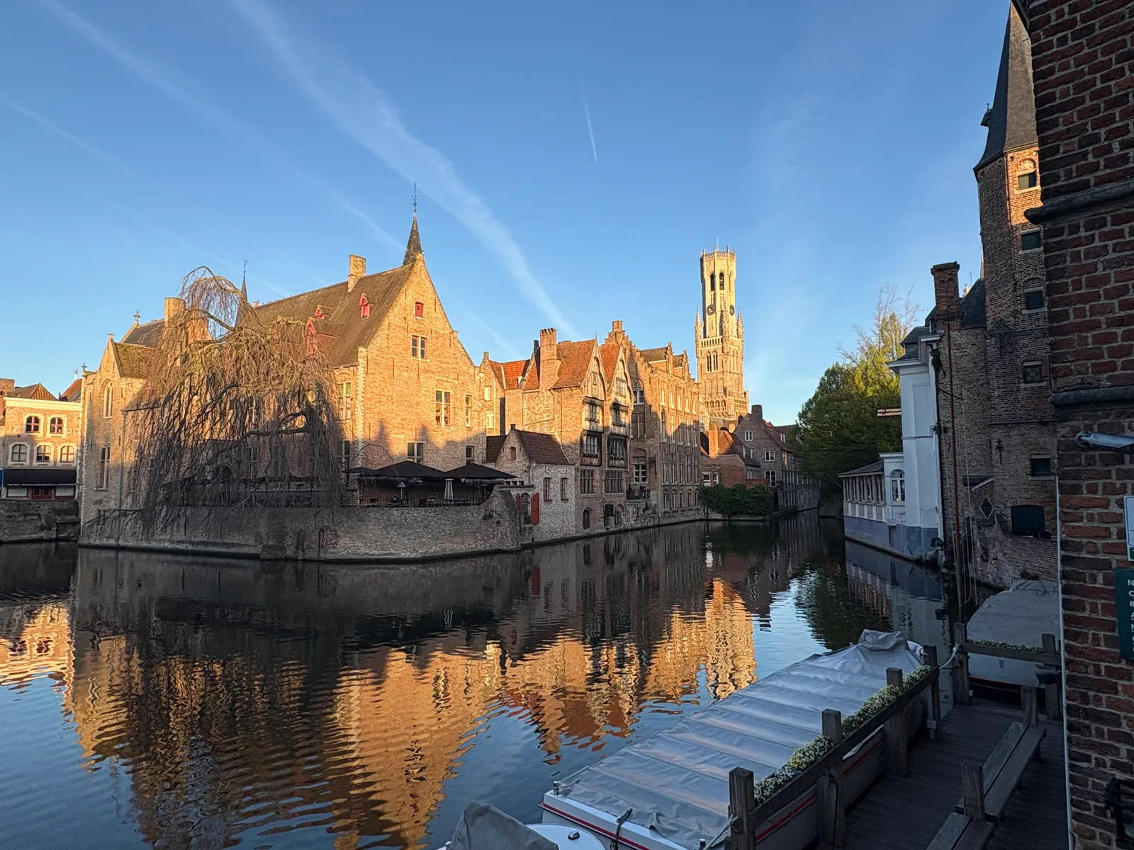 Details at Rosary Quay Brugge — travel photo