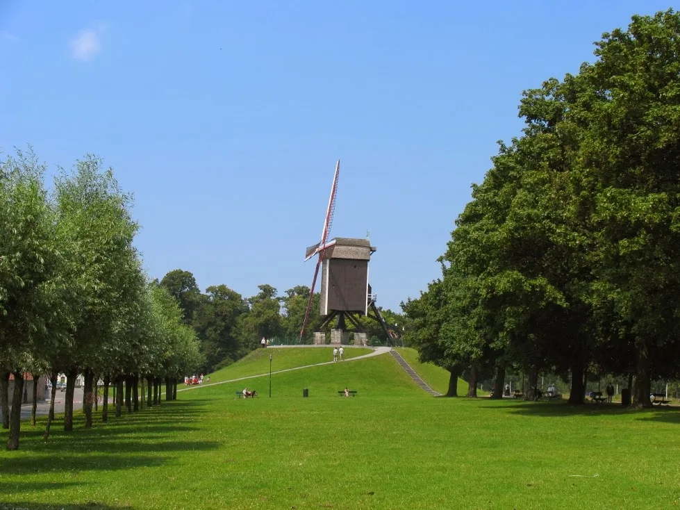 Sint-Janshuismolen — romantic guide Brugge