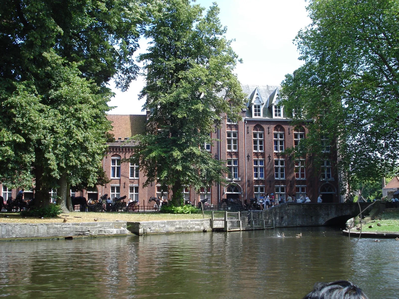 Wijngaardplein — romantic guide Brugge