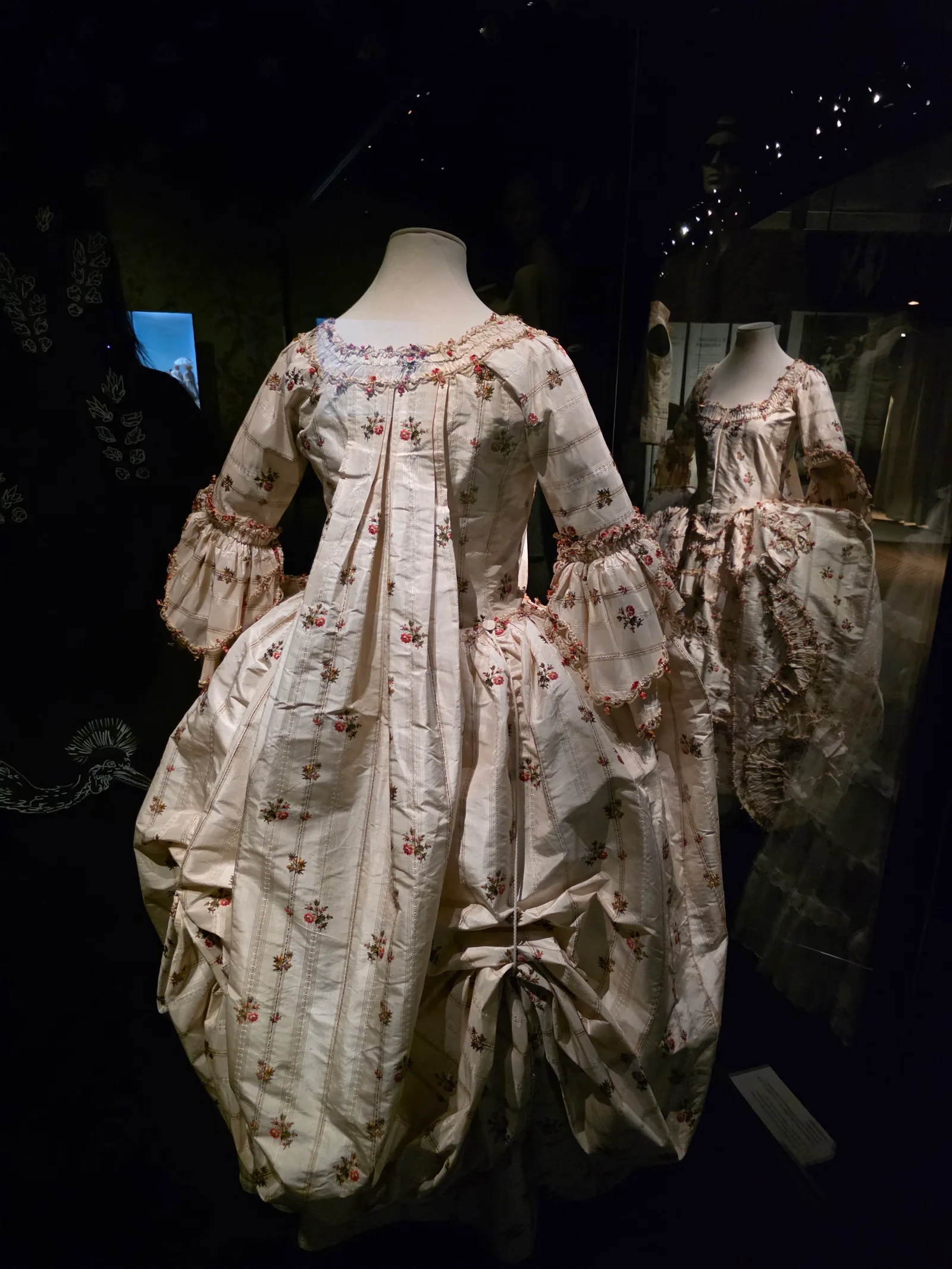 Atmosphere at Fashion & Lace Museum Brussels — travel photo