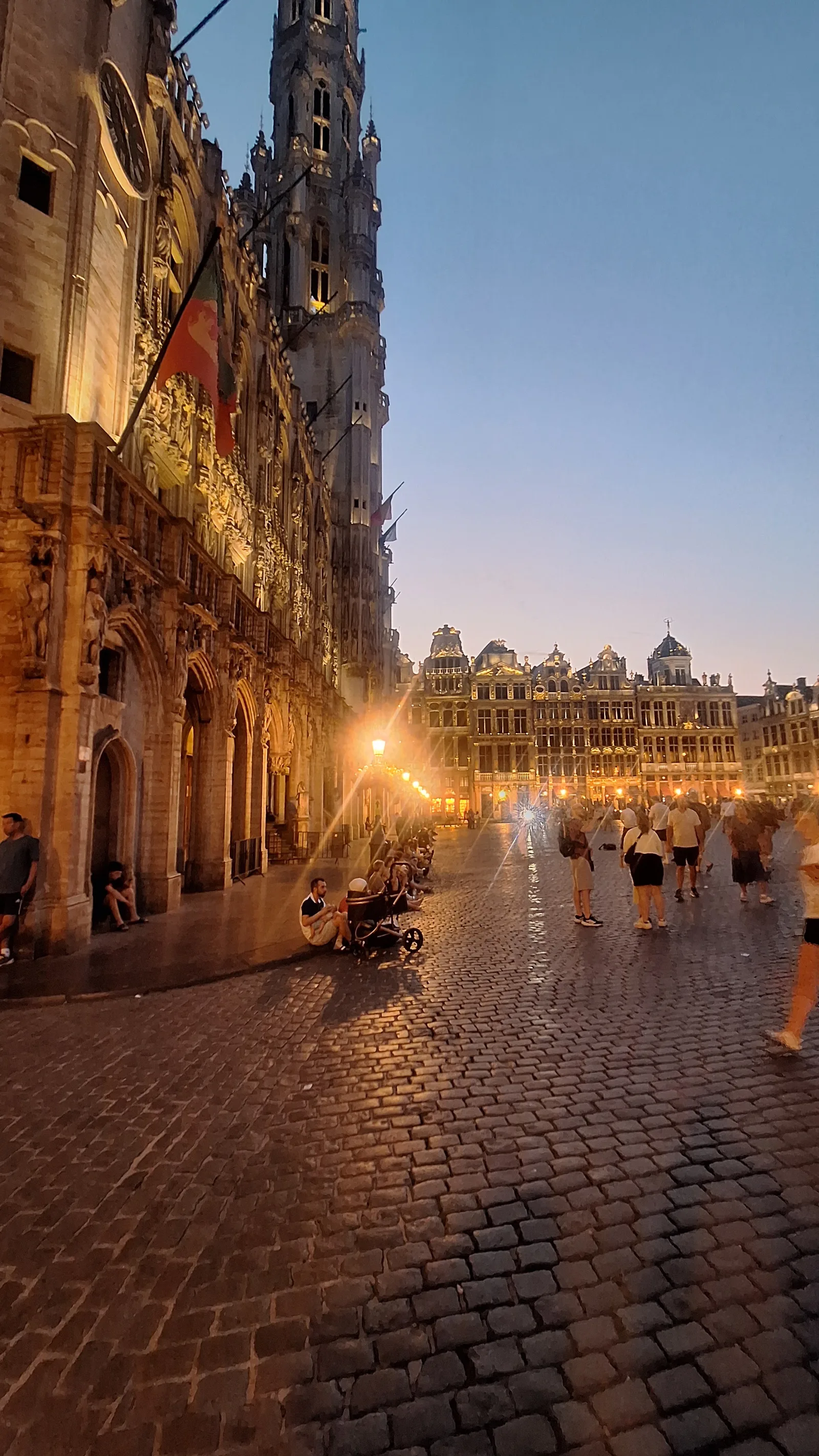 Atmosphere at Grand Place Brussels — travel photo