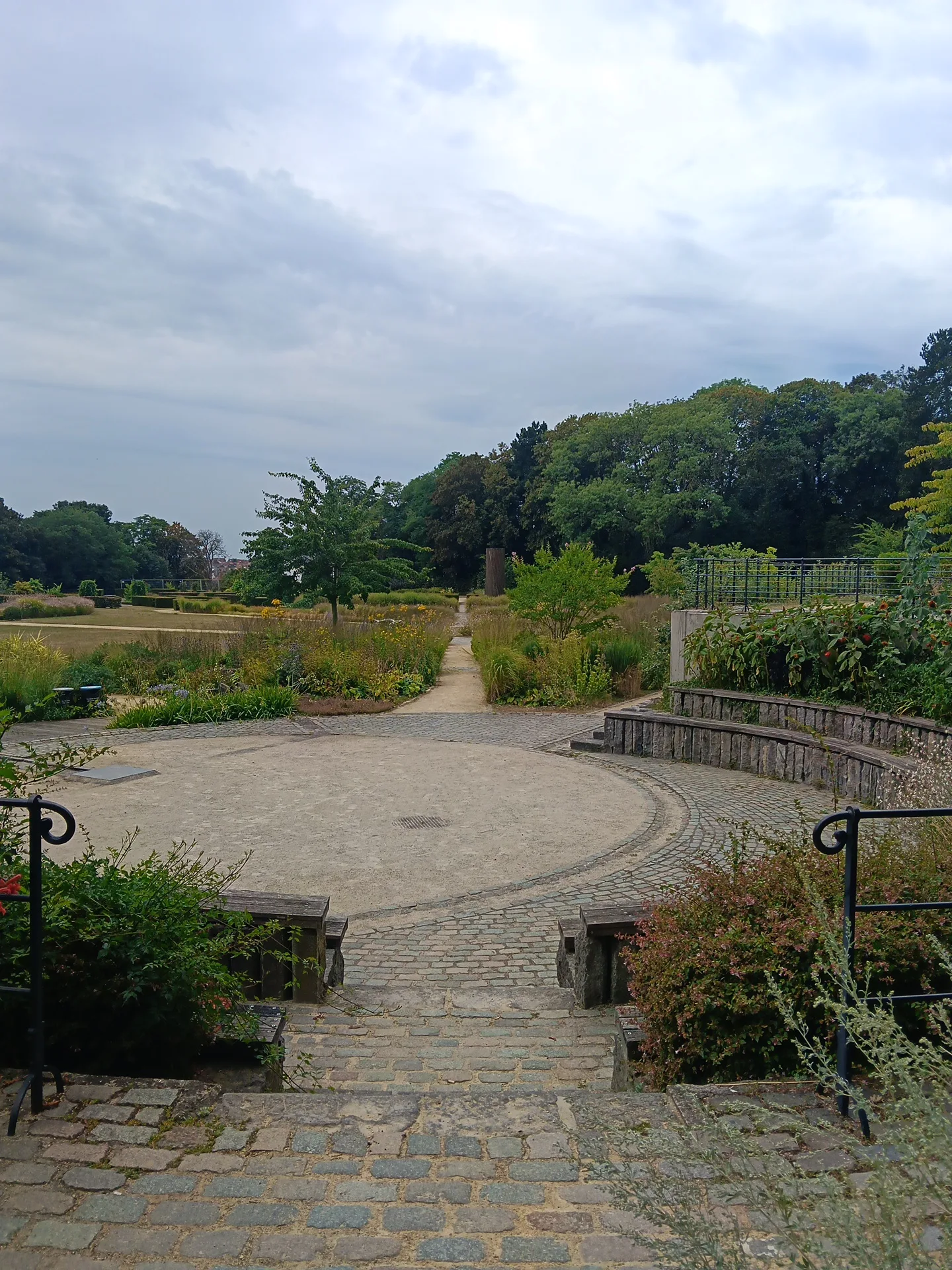 Main view at Jardins du Fleuriste Brussels — travel photo