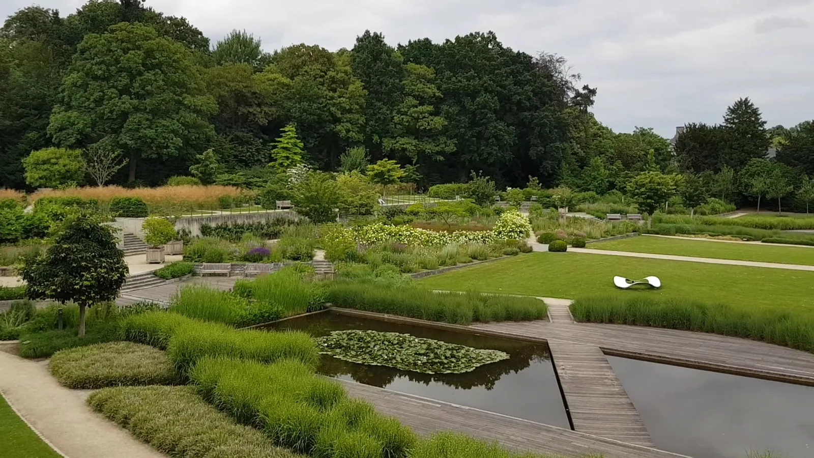 Details at Jardins du Fleuriste Brussels — travel photo