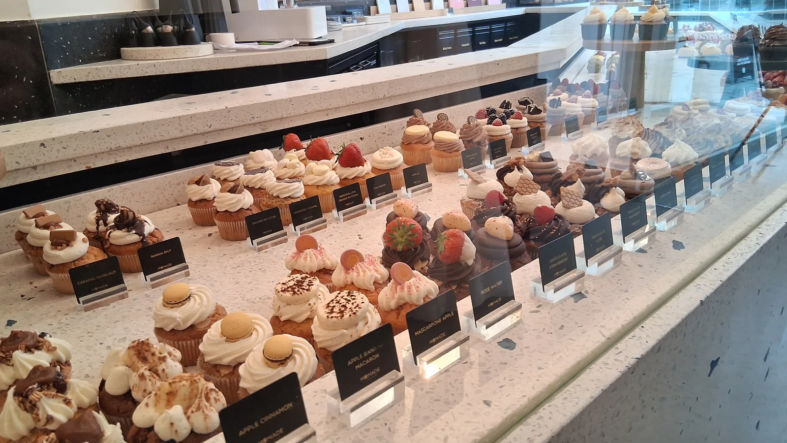 Main view at Momade Cupcakes Brussels — travel photo