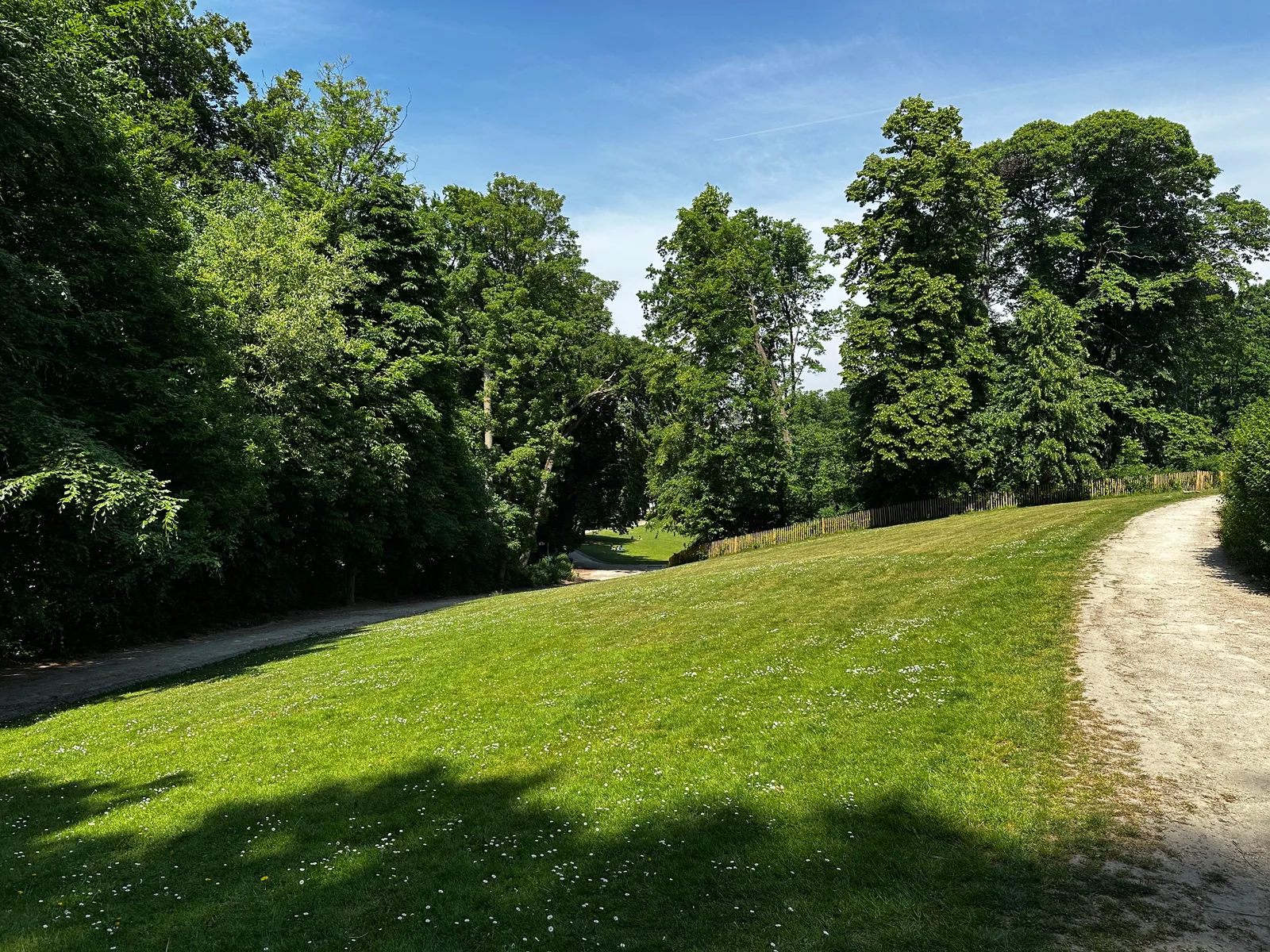 Atmosphere at Parc de Wolvendael Brussels — travel photo