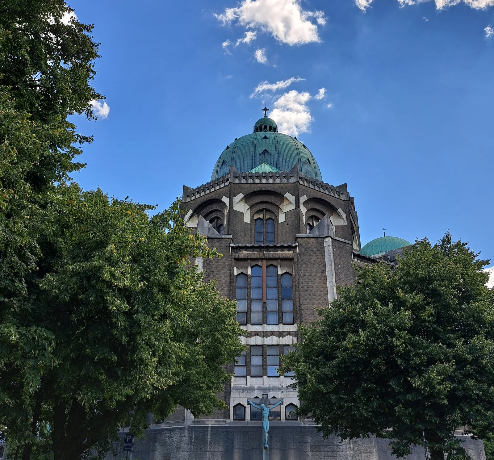 Main view at Parc Elisabeth Brussels — travel photo