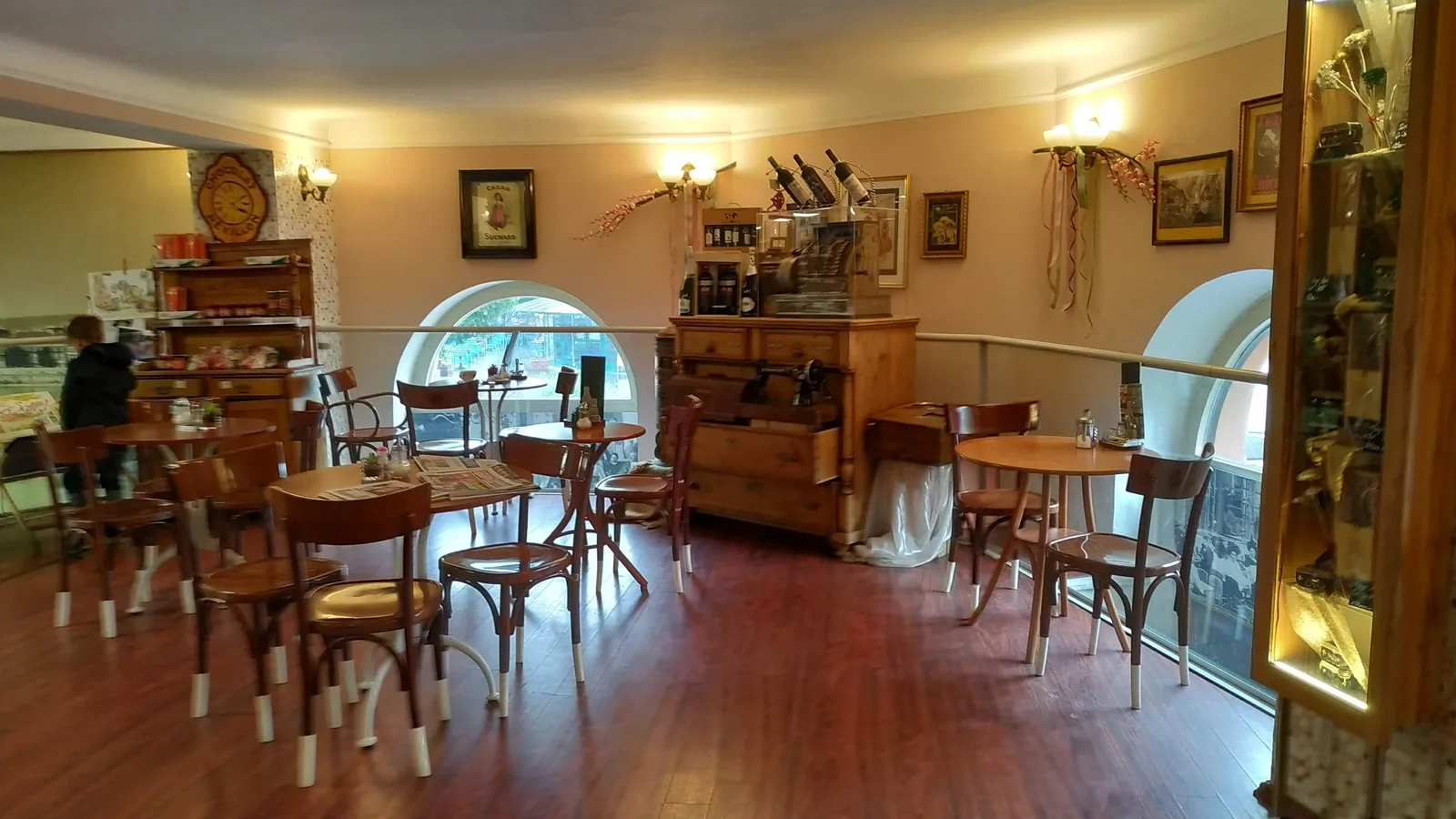 Main view at Artizán Bakery Budapest — travel photo
