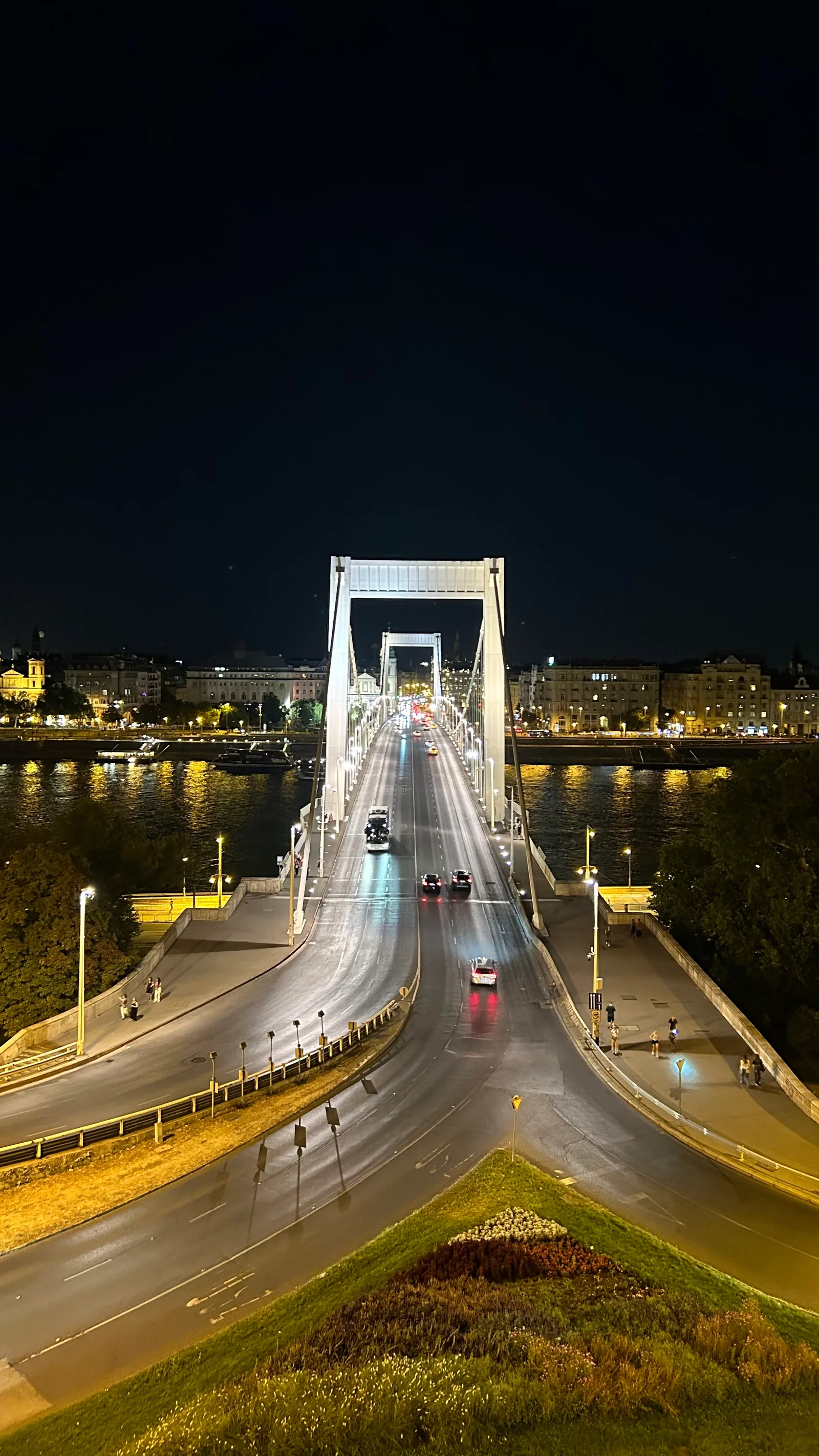 Main view at Citadel Lookout Budapest — travel photo