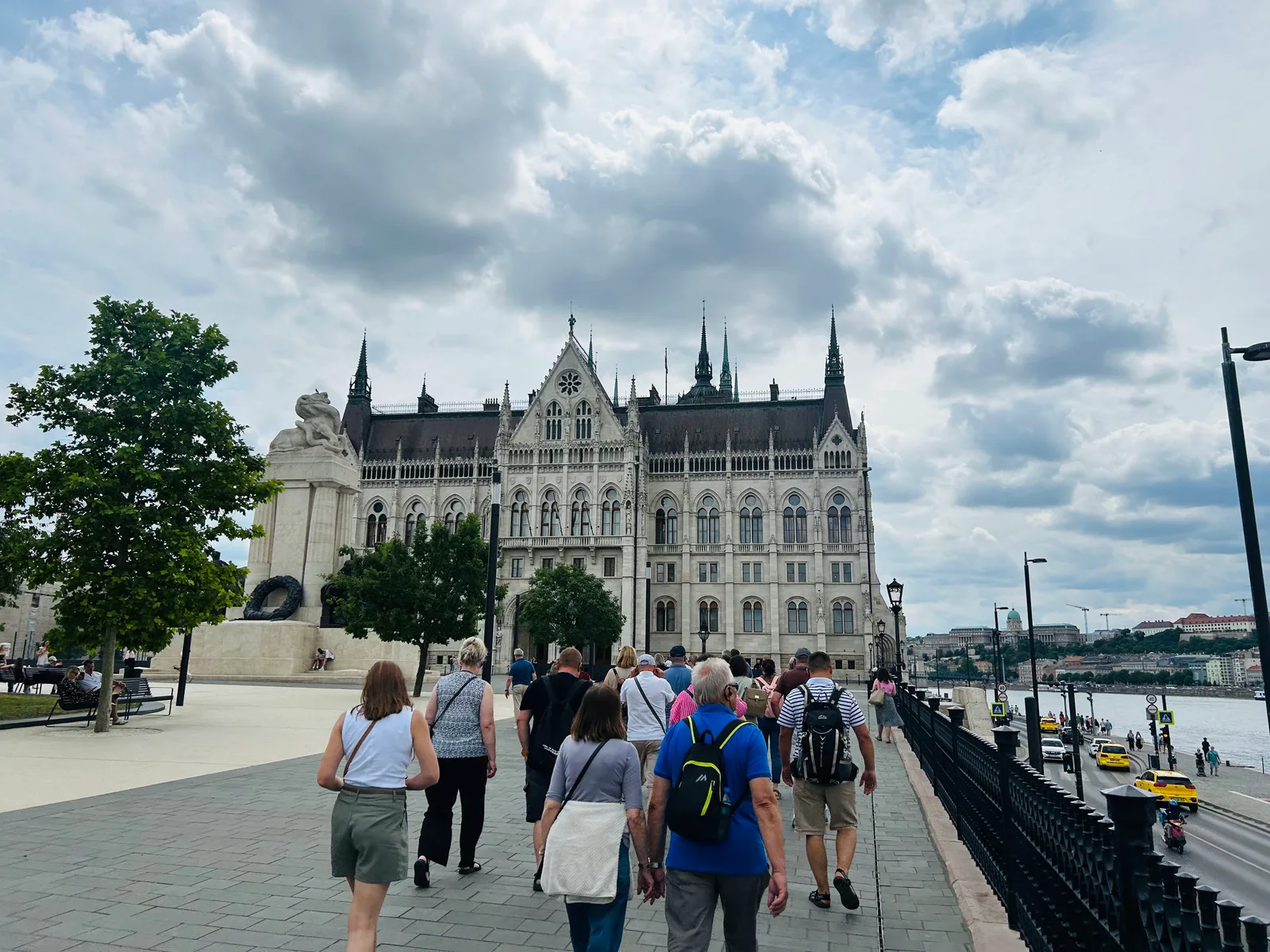 Atmosphere at Hungarian Parliament Building Budapest — travel photo