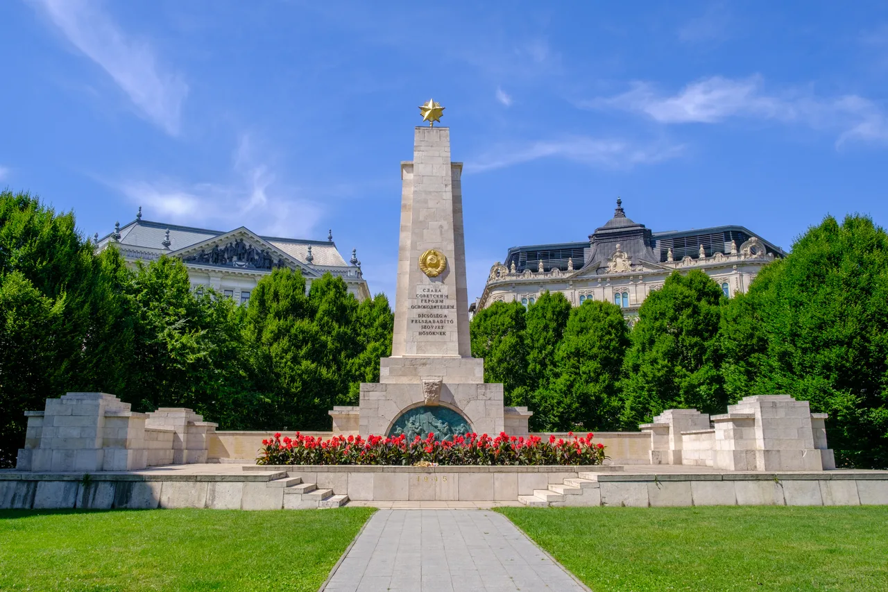 Liberty Square — budget guide Budapest