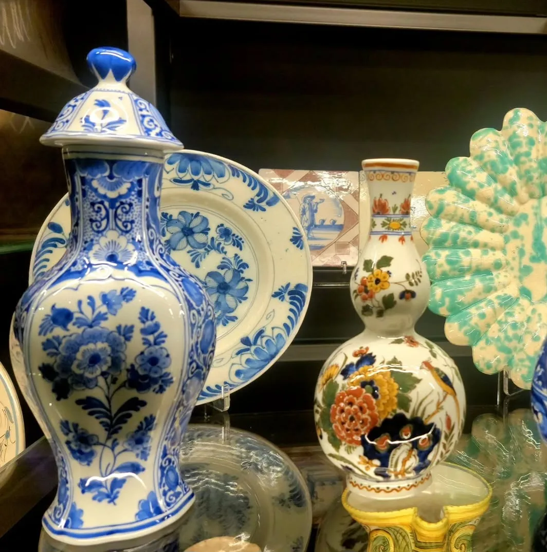 Details at Museum of Ethnography Budapest — travel photo