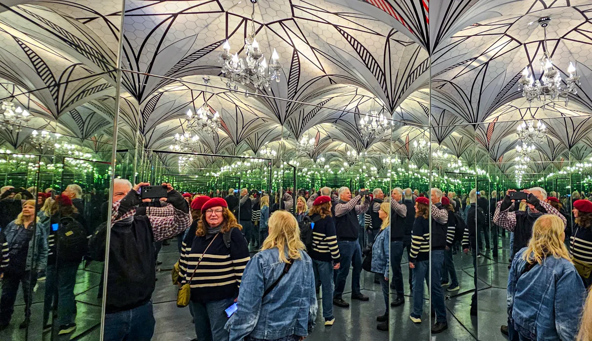 Atmosphere at Museum of Illusions Budapest — travel photo