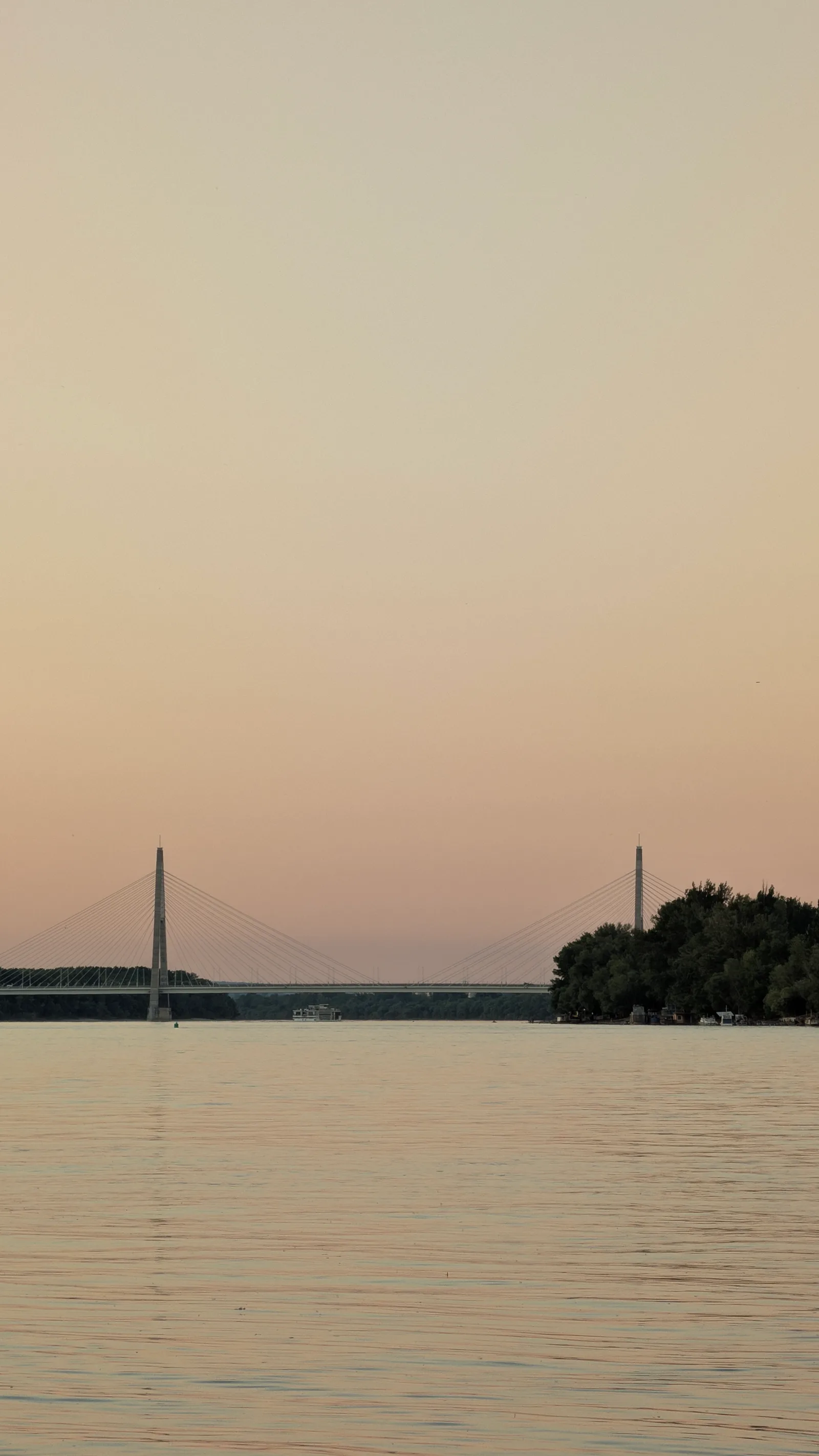 Details at Római-part Budapest — travel photo