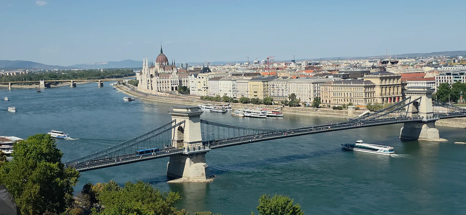 Atmosphere at Széchenyi Chain Bridge Budapest — travel photo