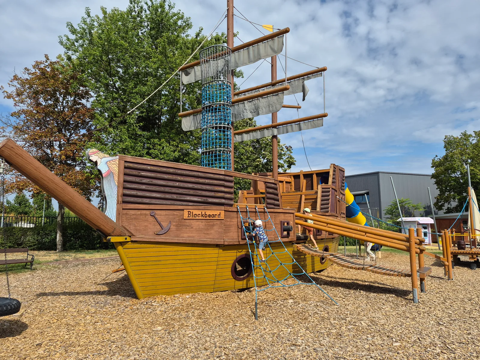 Main view at Tarzan Park Budapest — travel photo