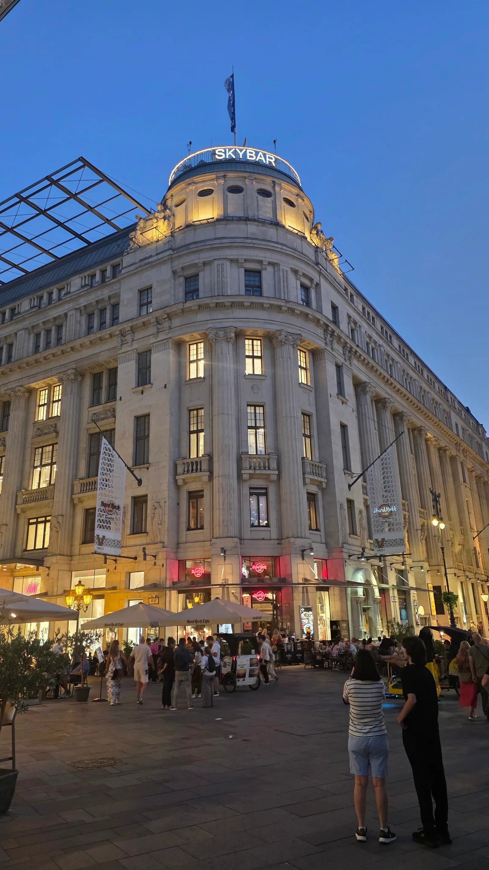 Main view at Vörösmarty Square Budapest — travel photo