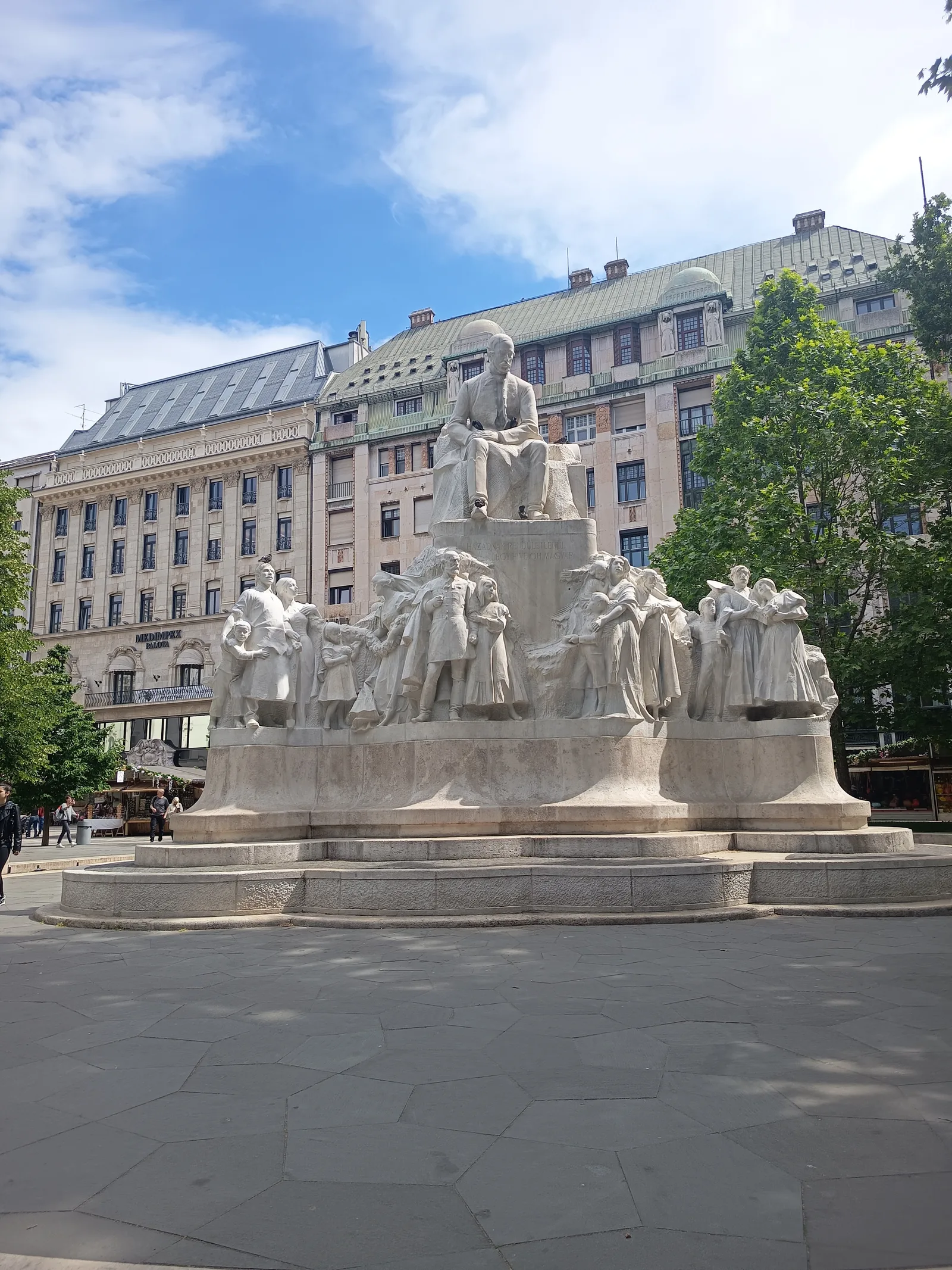 Details at Vörösmarty Square Budapest — travel photo