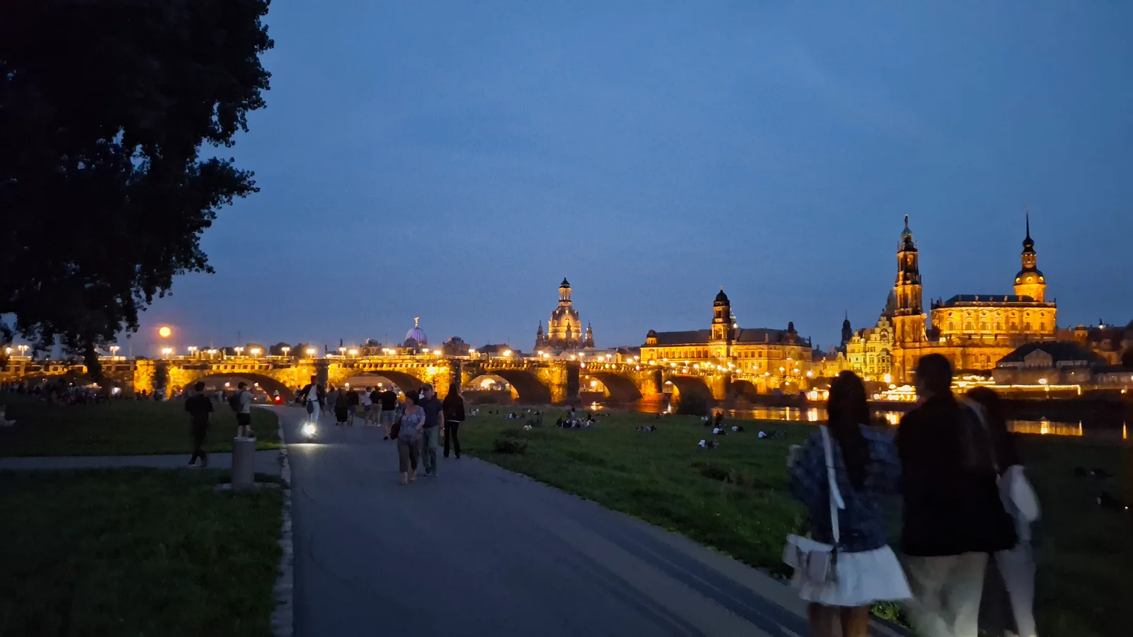 Details at Canaletto-Blick Dresden — travel photo