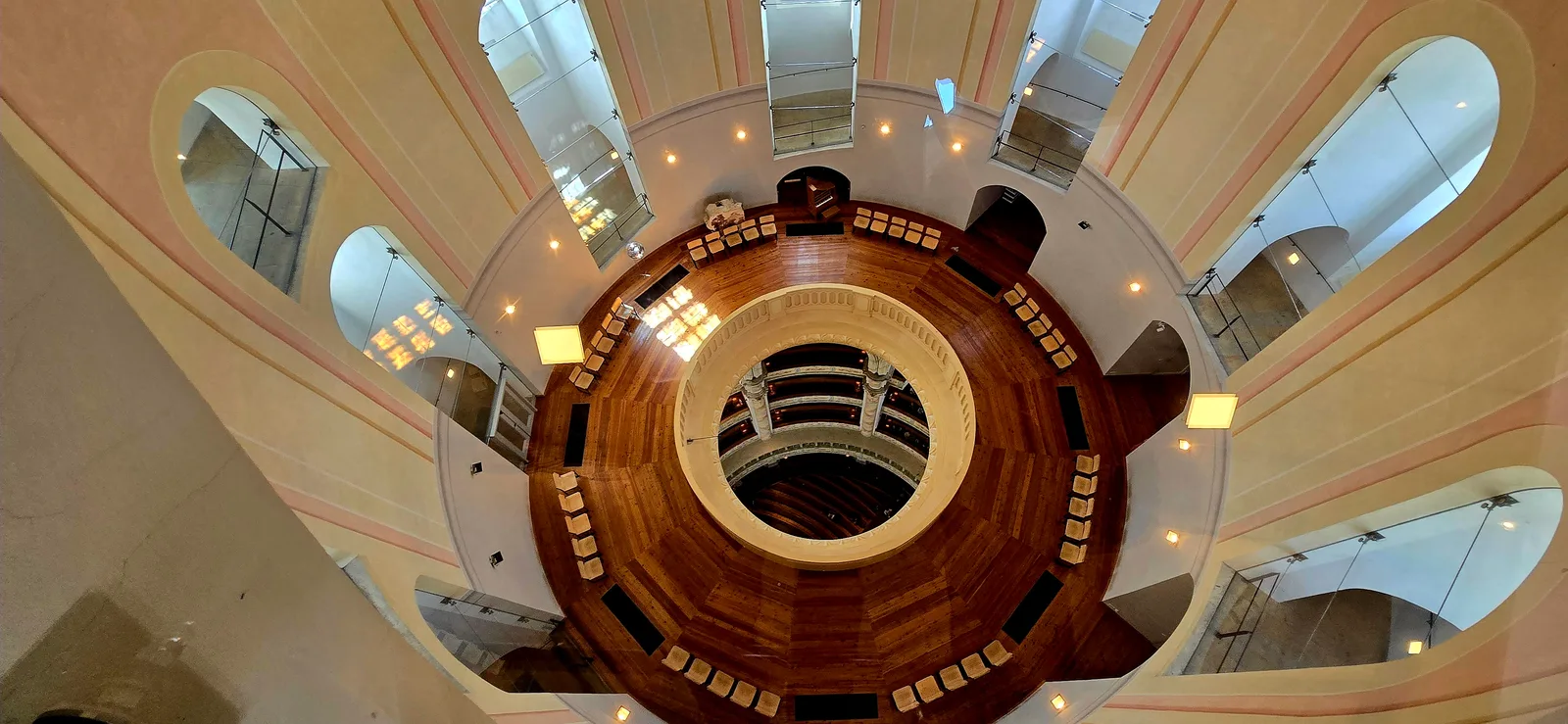 Atmosphere at Dome ascent Frauenkirche Dresden Dresden — travel photo