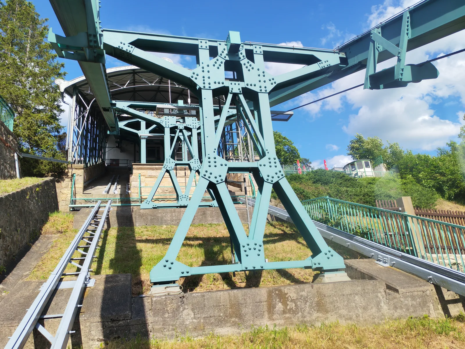 Details at Dresden Suspension Railway Dresden — travel photo