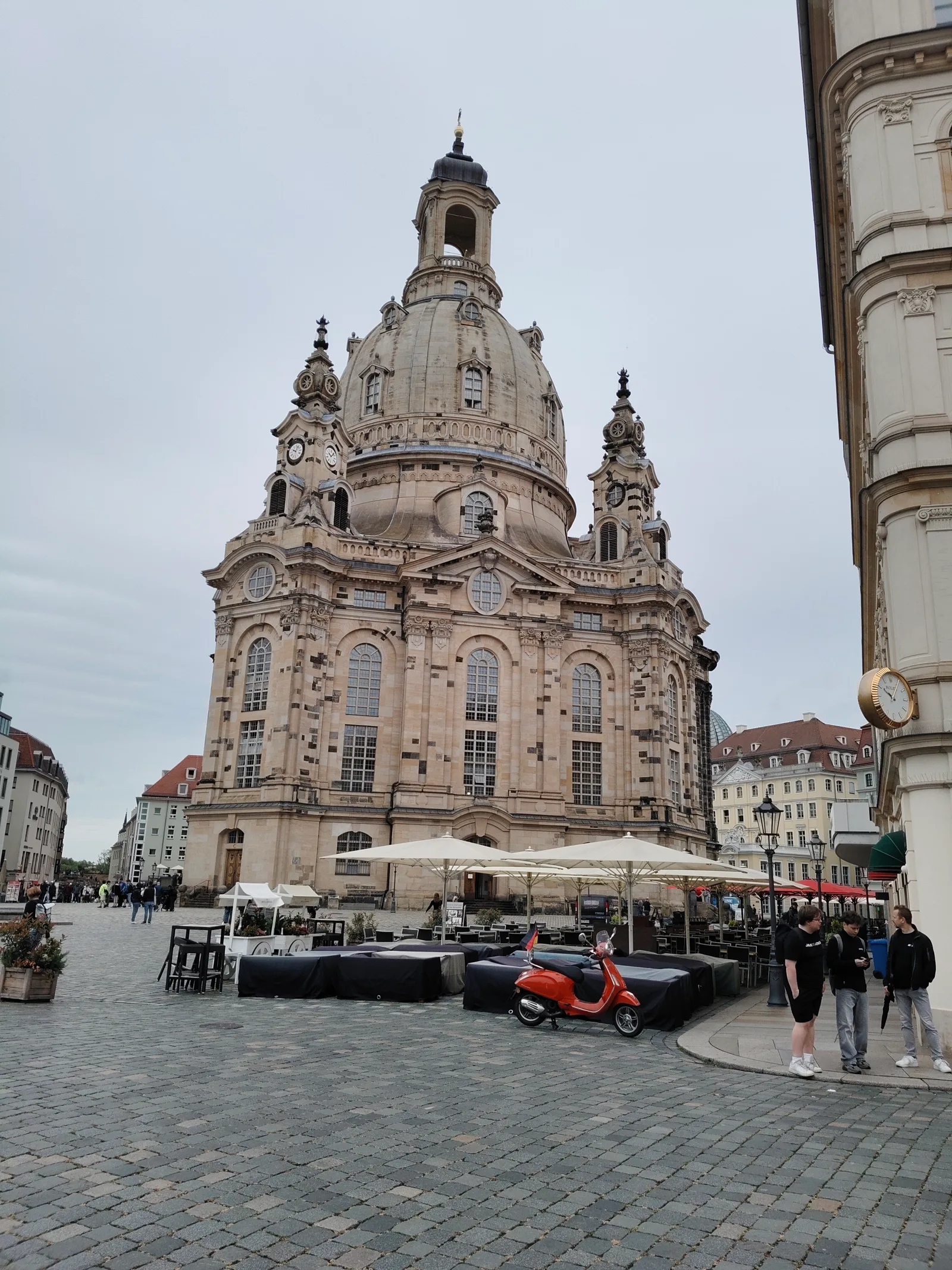 Atmosphere at Frauenkirche Dresden Dresden — travel photo