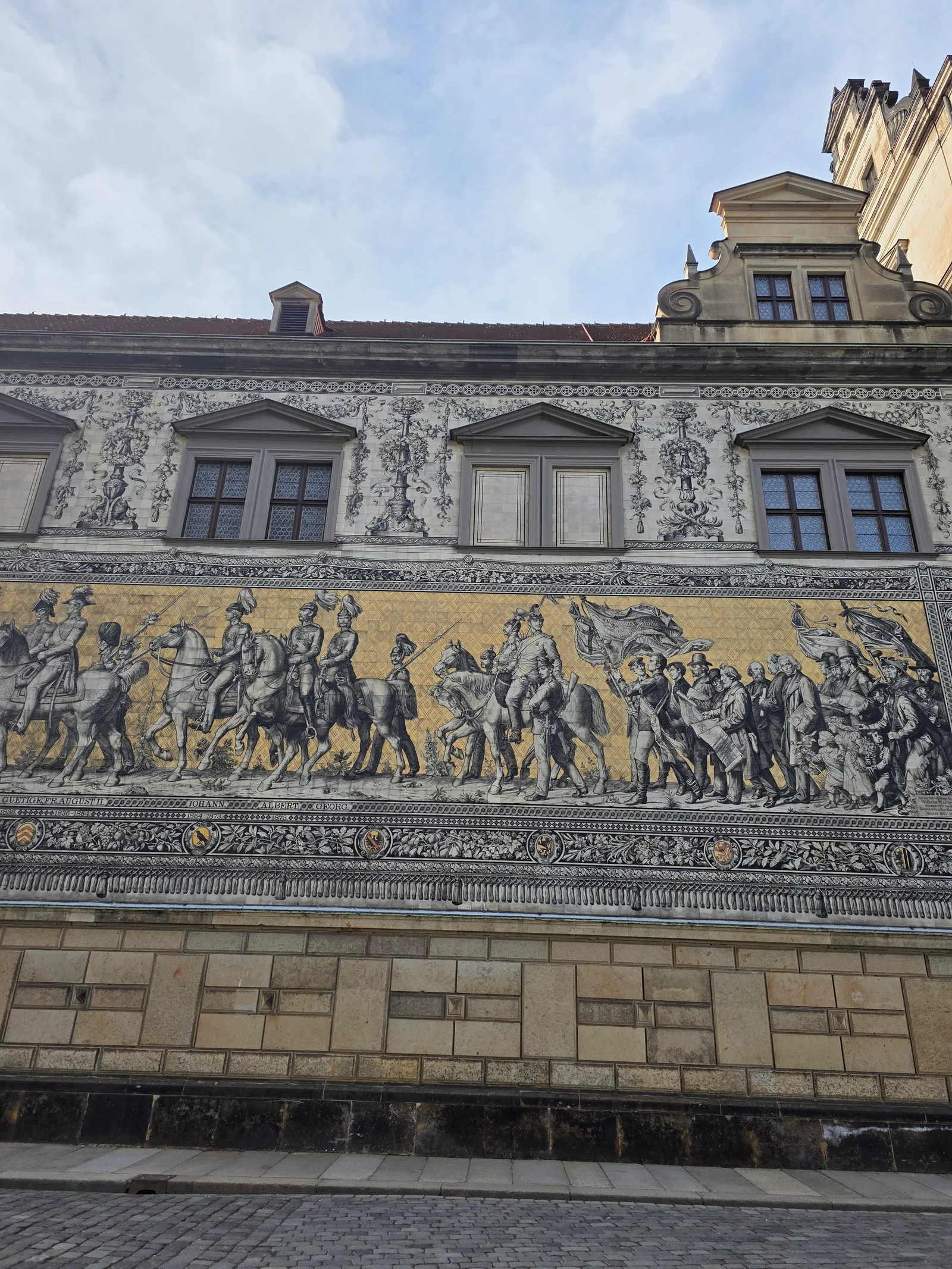 Details at Fürstenzug Dresden — travel photo