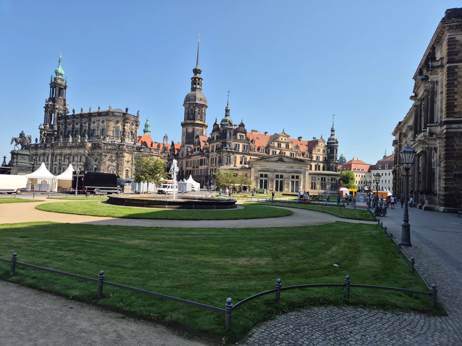 Atmosphere at Historisches Grünes Gewölbe Dresden — travel photo