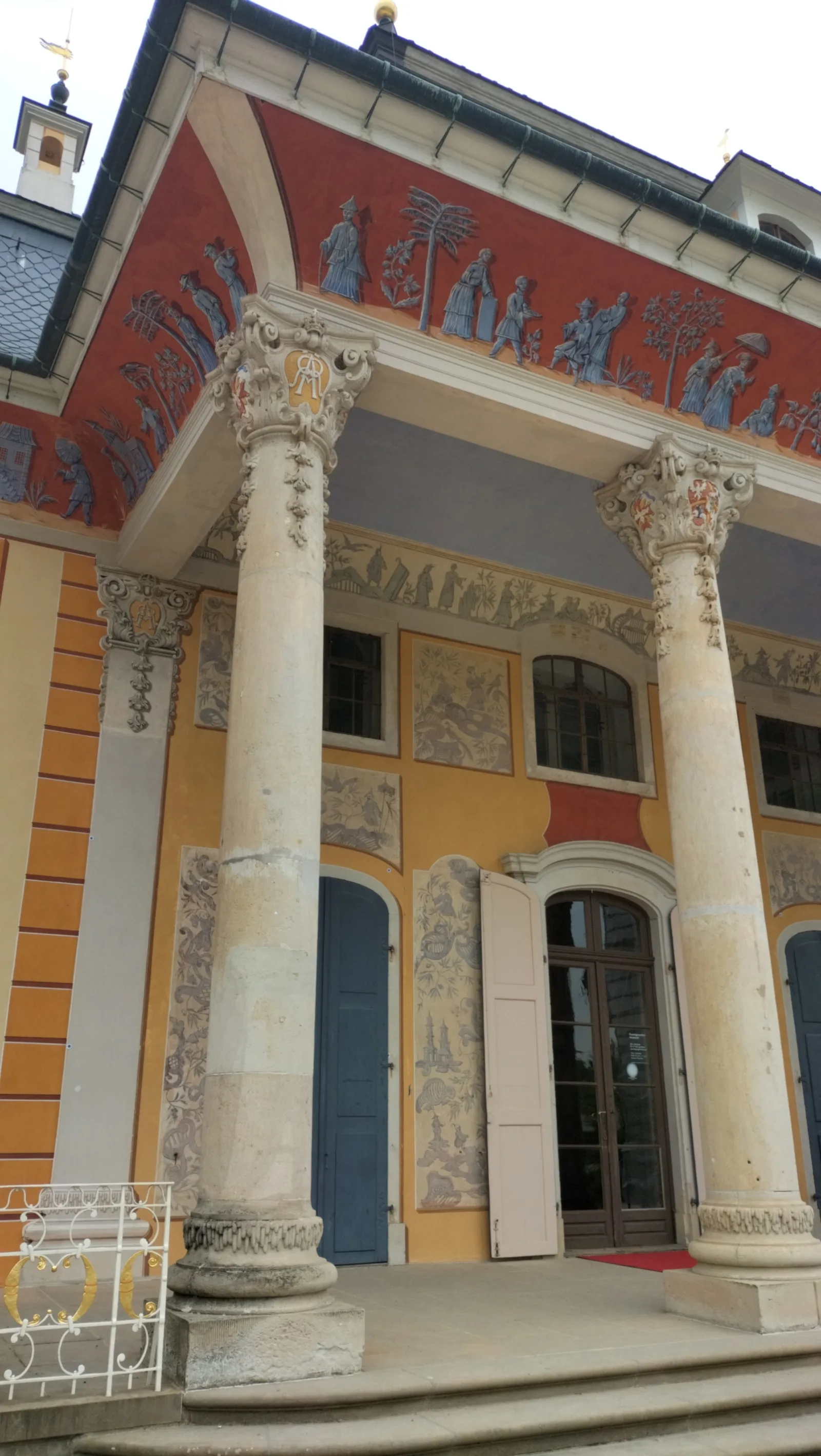Details at Kamelienhaus Pillnitz Dresden — travel photo