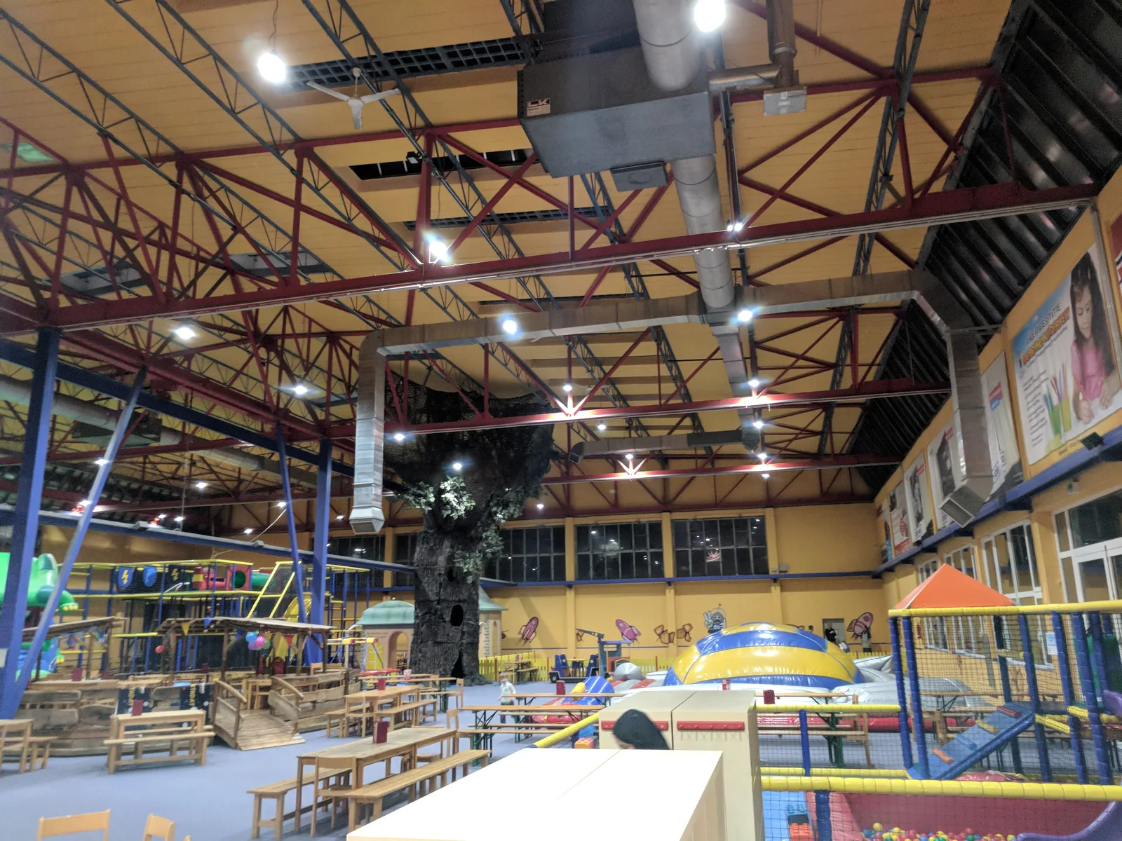 Details at Kidsplanet Dresden Dresden — travel photo