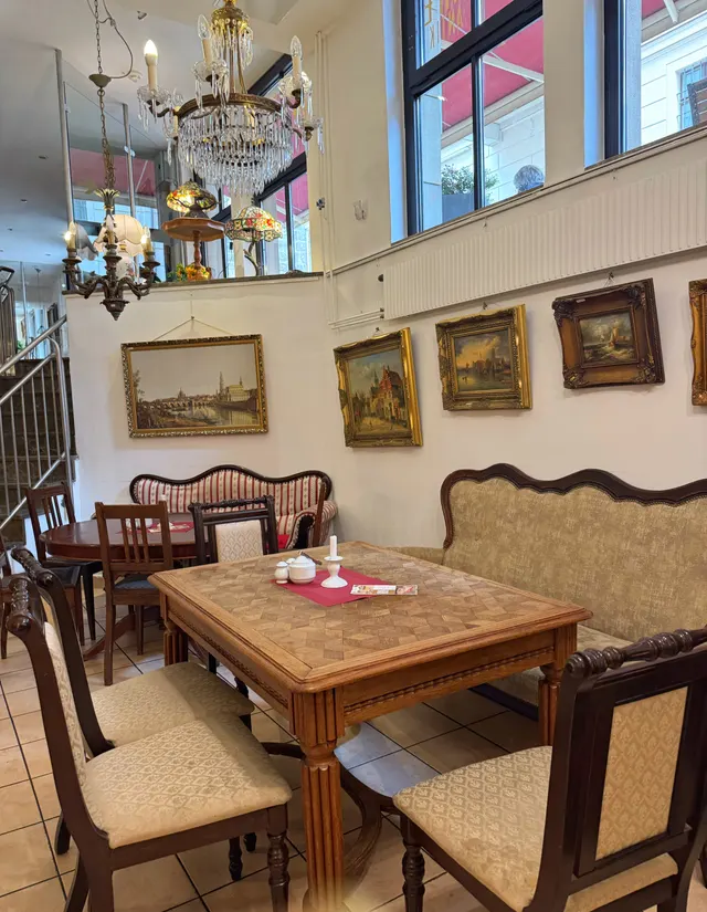 Kunst Café Antik