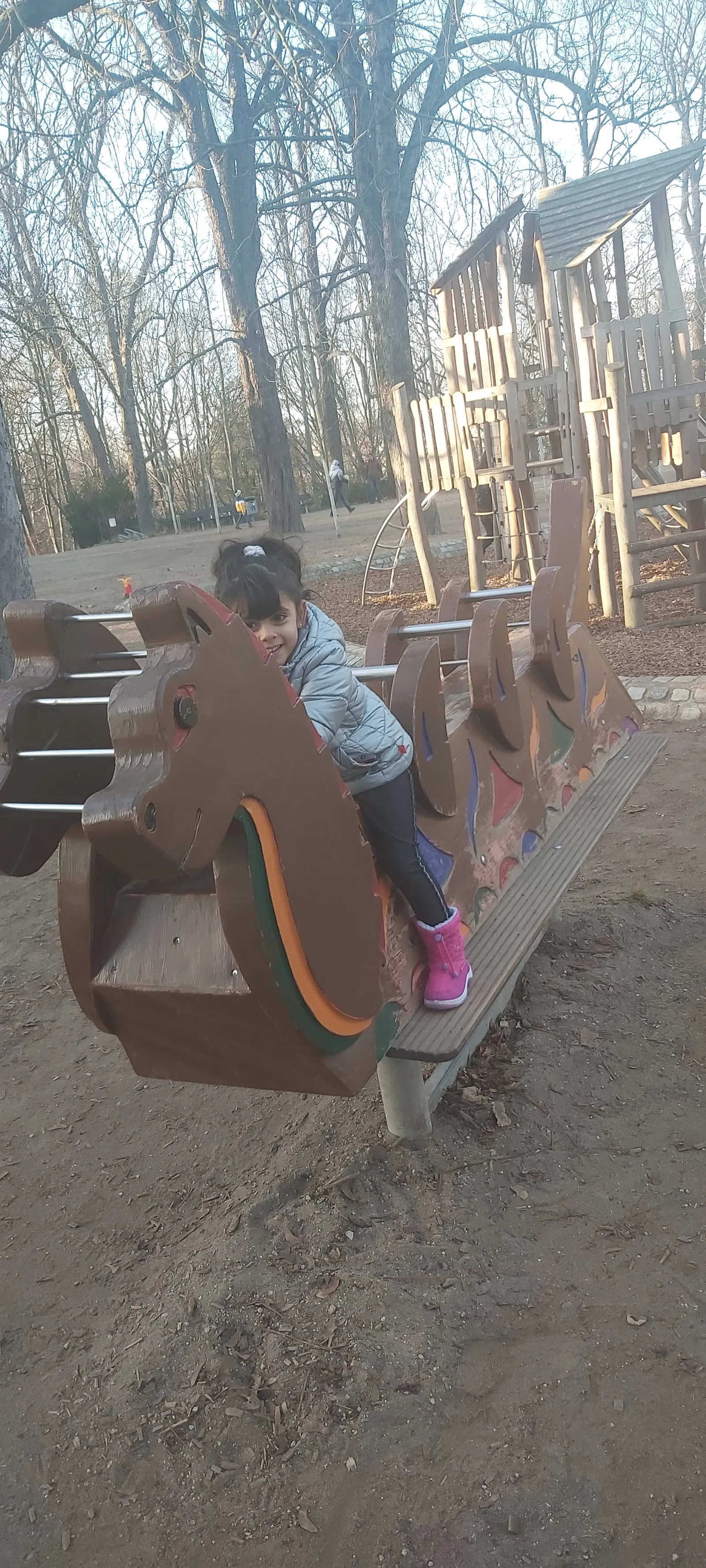 Details at Spielplatz Beutlerpark Dresden — travel photo
