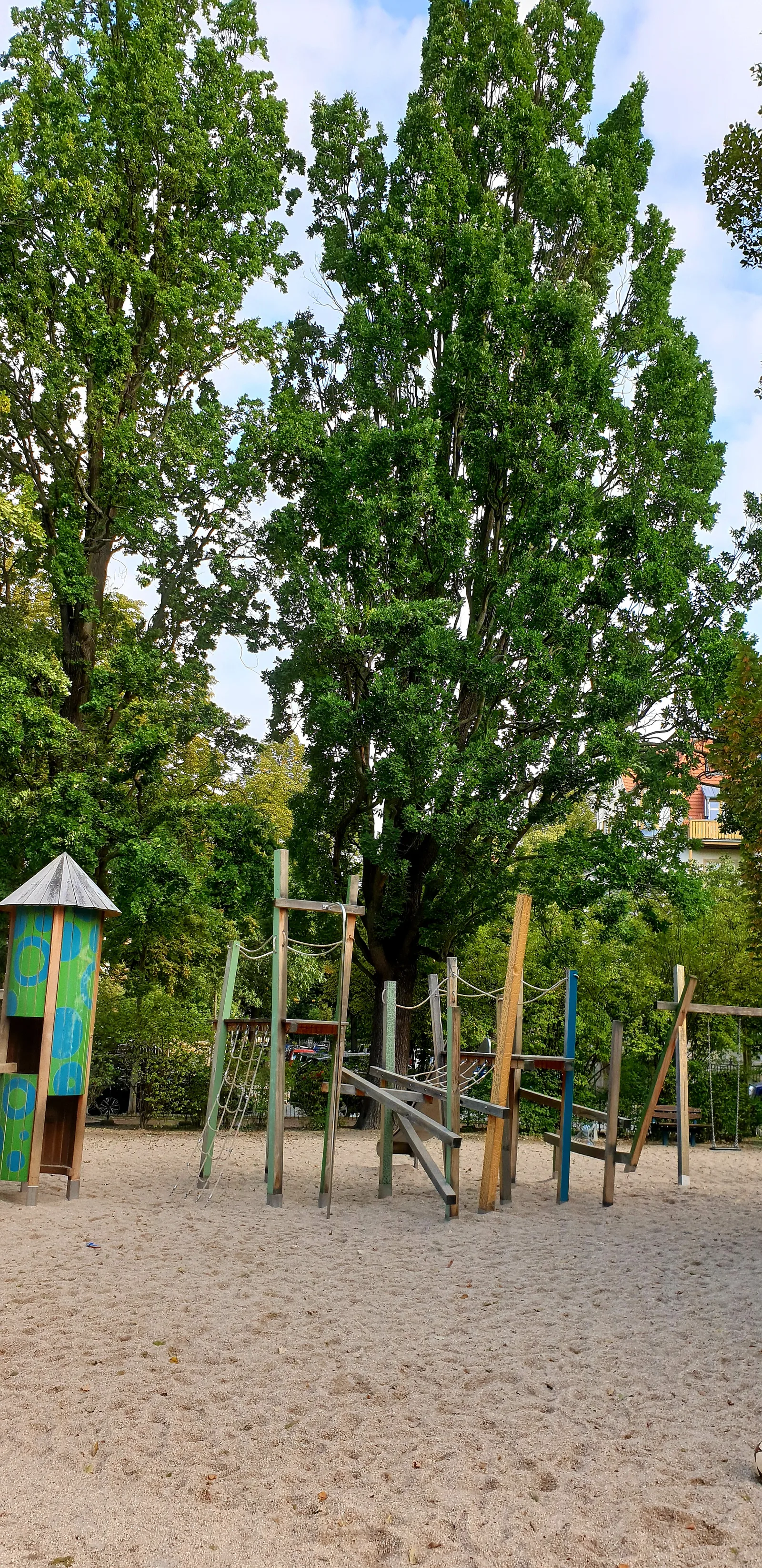 Atmosphere at Spielplatz Stresemannplatz Dresden — travel photo