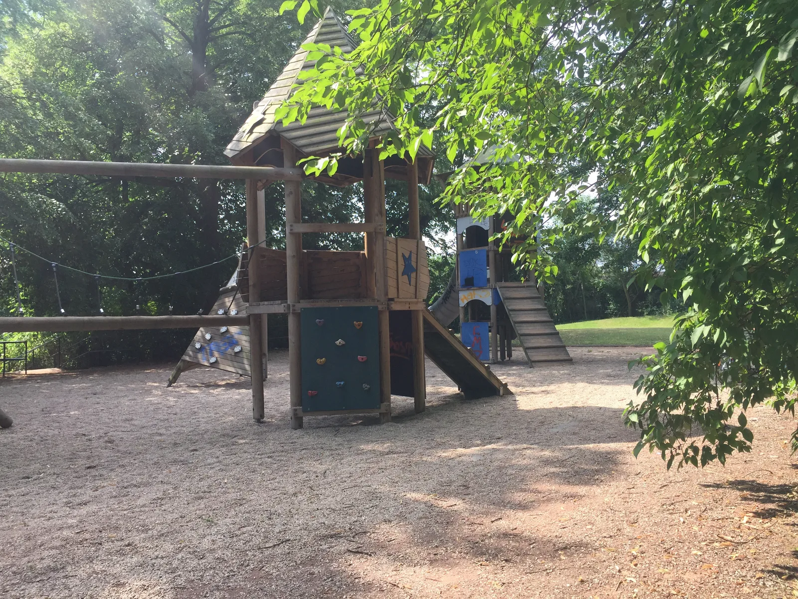 Atmosphere at Toepler Park Dresden — travel photo