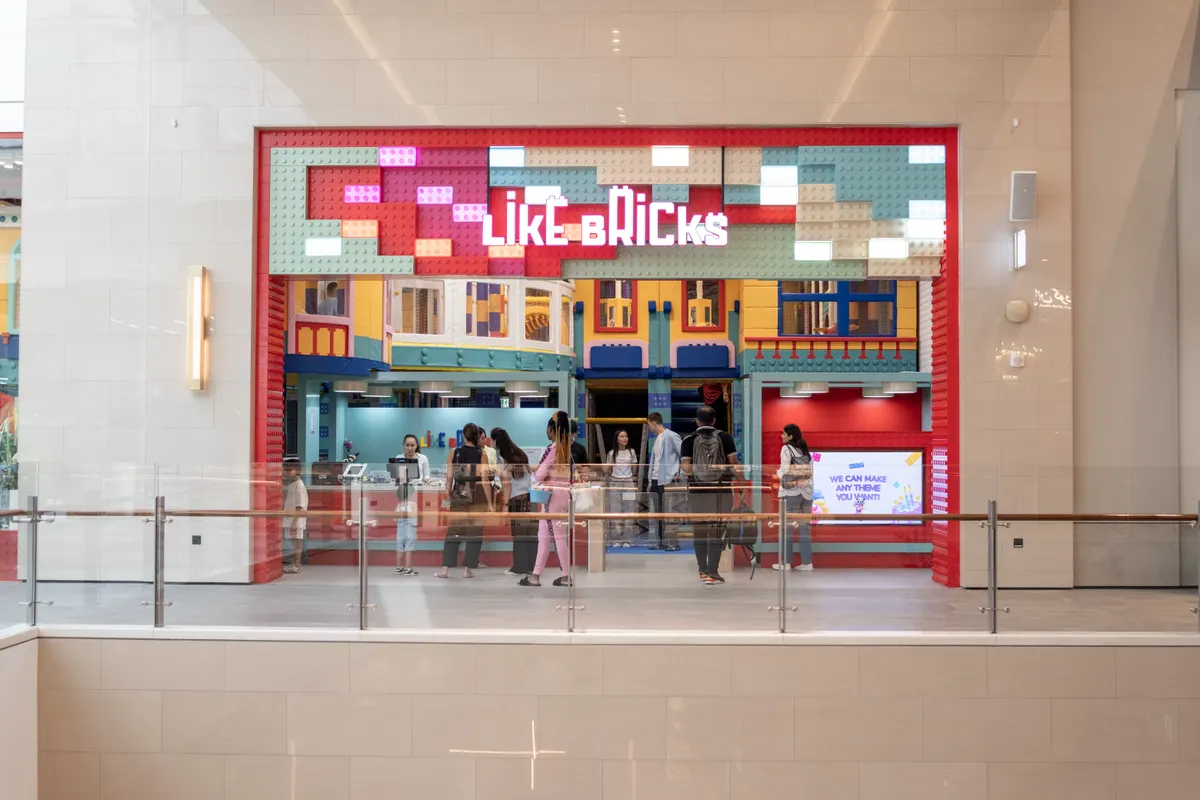 Main view at Like Bricks Dubai Hills Mall branch Dubai — travel photo