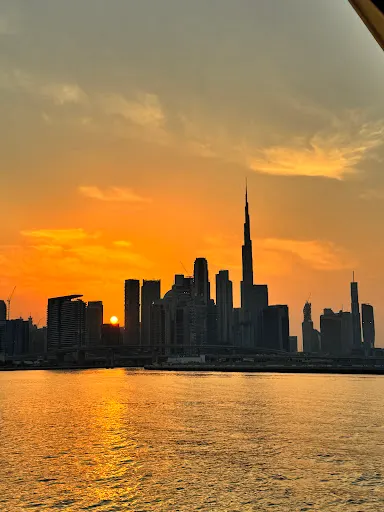 Atmosphere at Secret Waves yachts & boats rental Dubai — travel photo