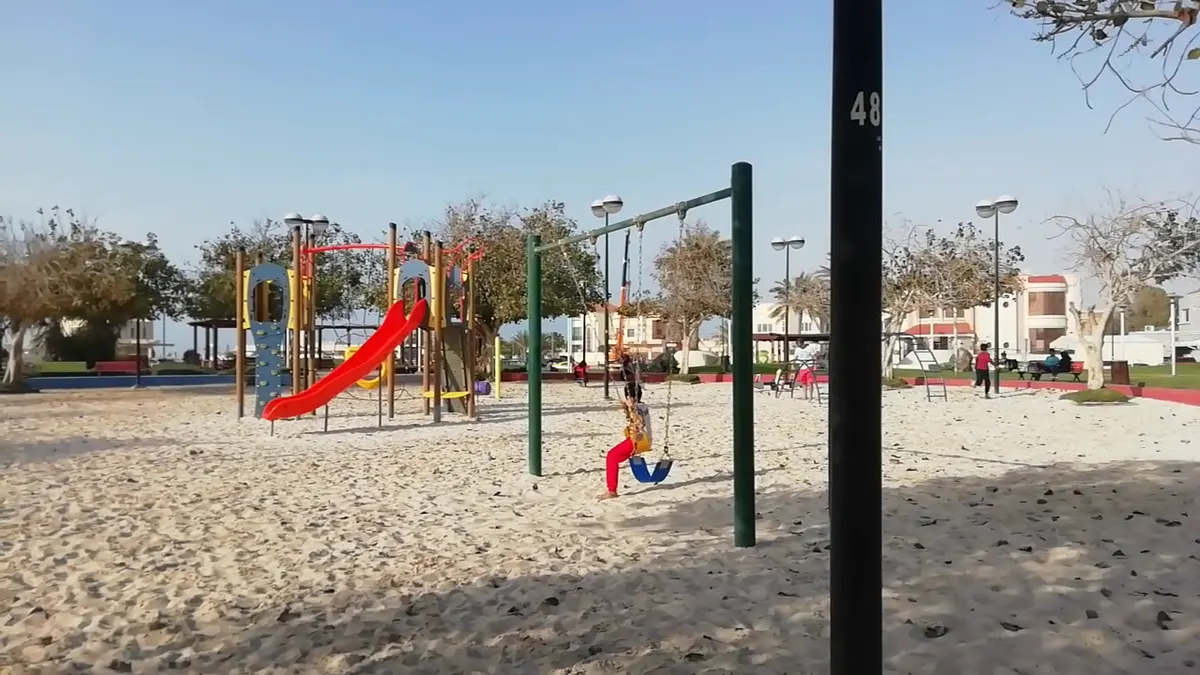 Atmosphere at Umm Suqeim Park Dubai — travel photo