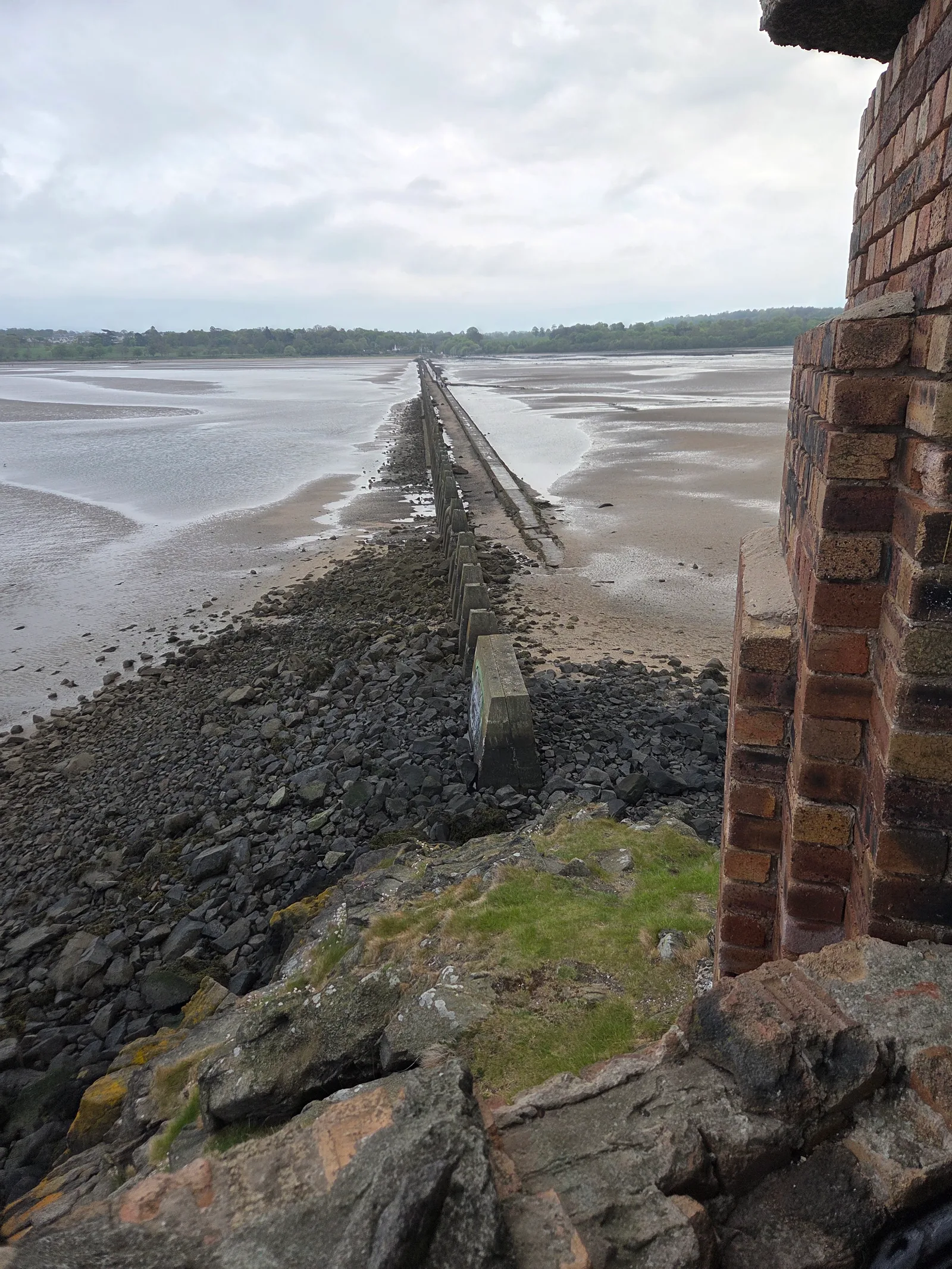 Details at Cramond Beach Edinburgh — travel photo