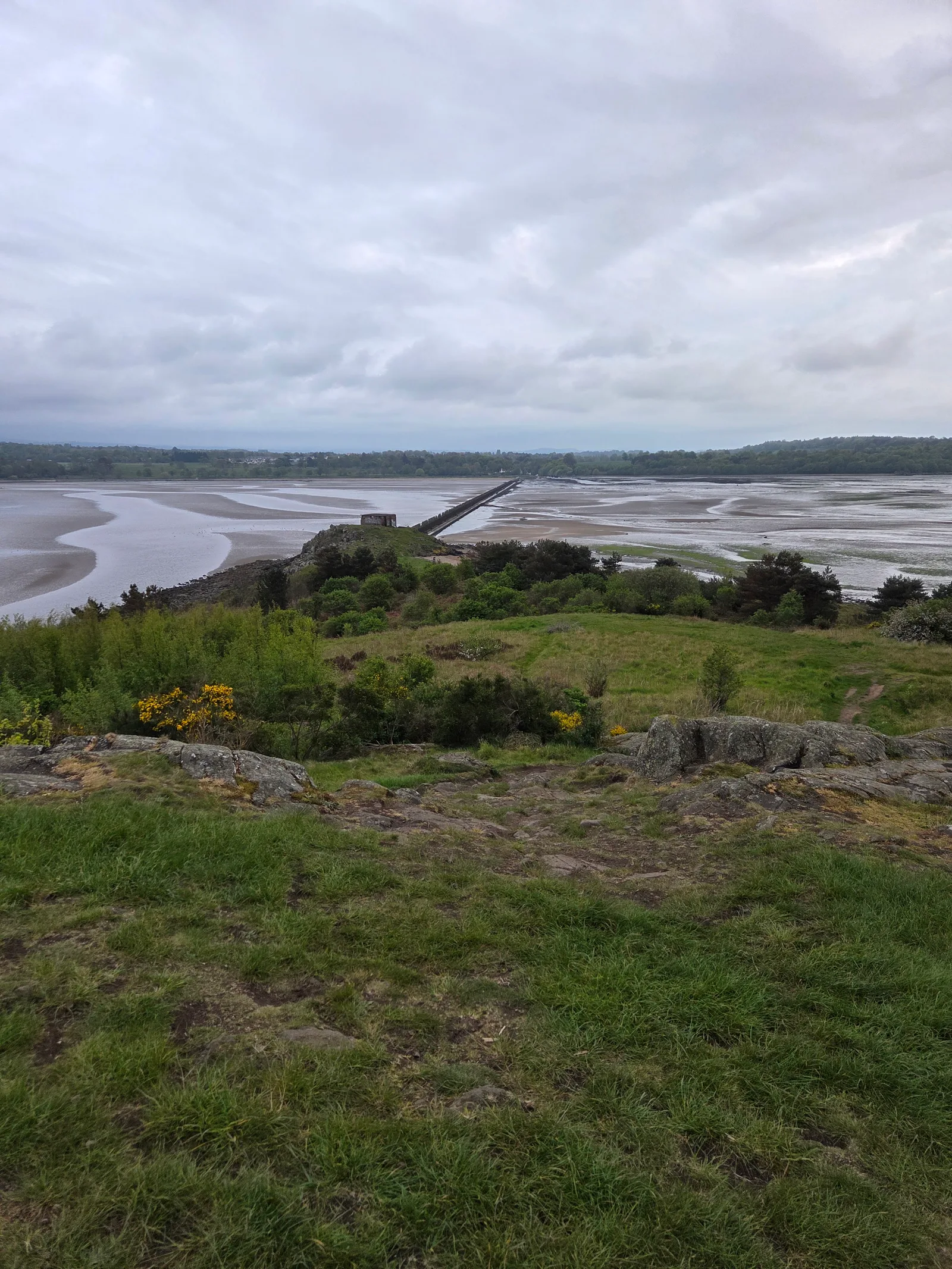 Atmosphere at Cramond Beach Edinburgh — travel photo