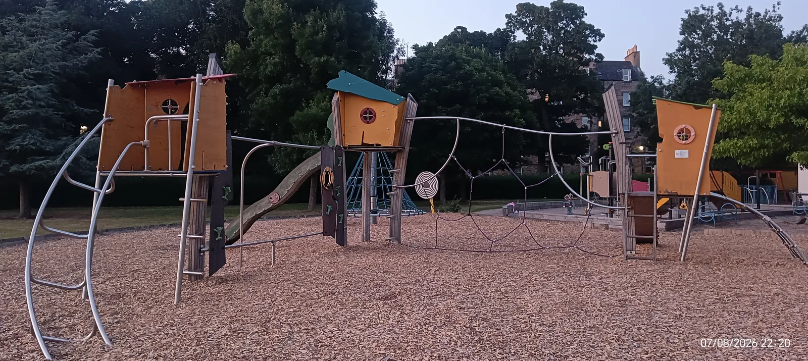 Atmosphere at East Meadows Play Park Edinburgh — travel photo