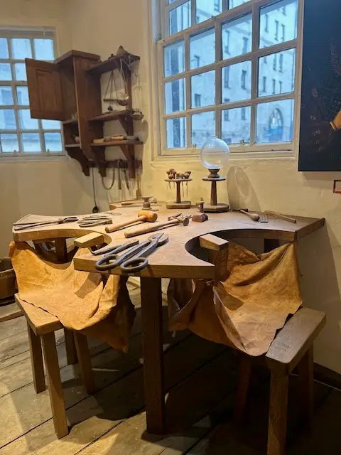 Atmosphere at John Knox House Edinburgh — travel photo